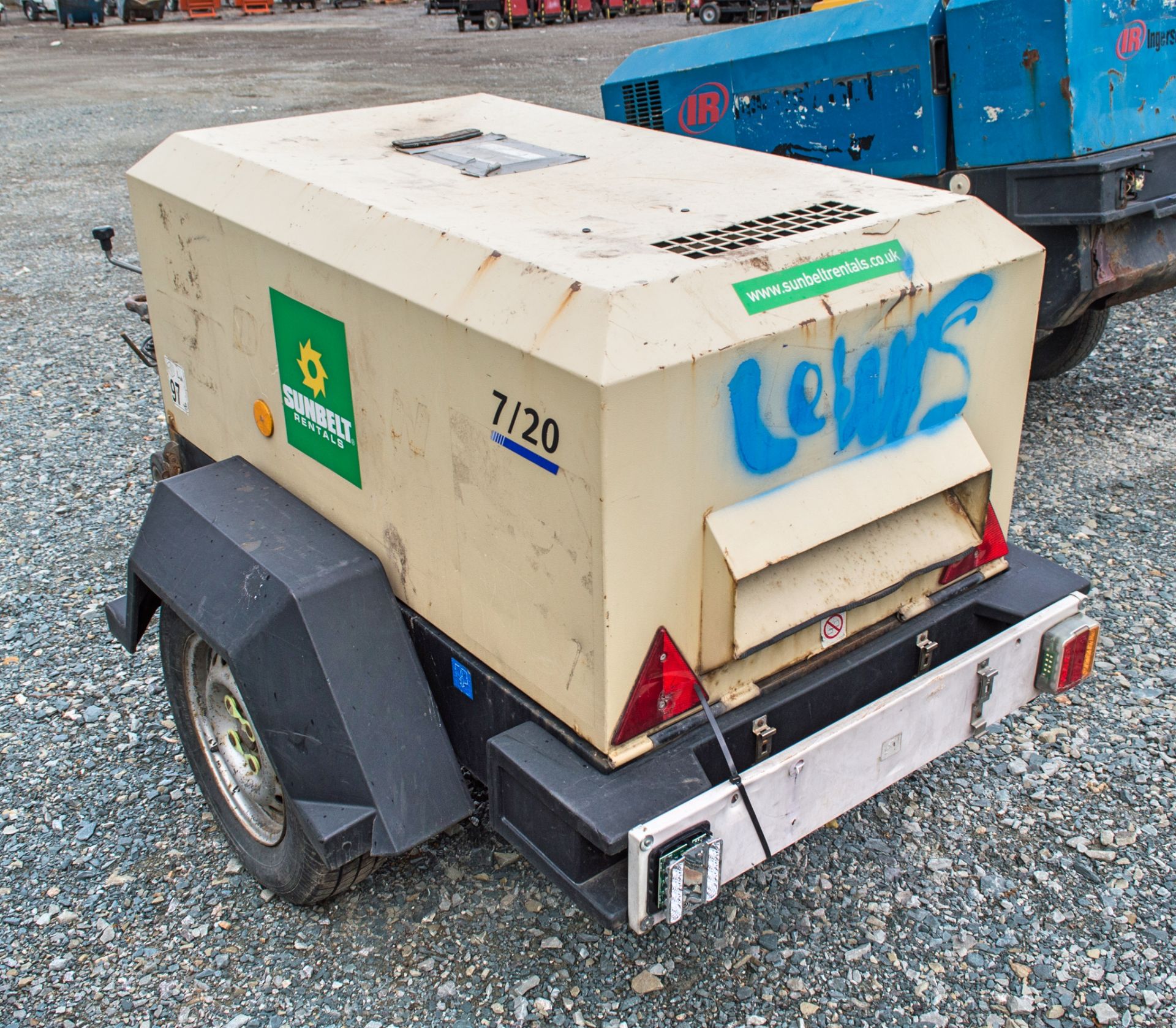 Doosan 7/20 diesel driven mobile air compressor Year: 2013 S/N: 123680 Recorded Hours: 471 A602605 - Image 2 of 4