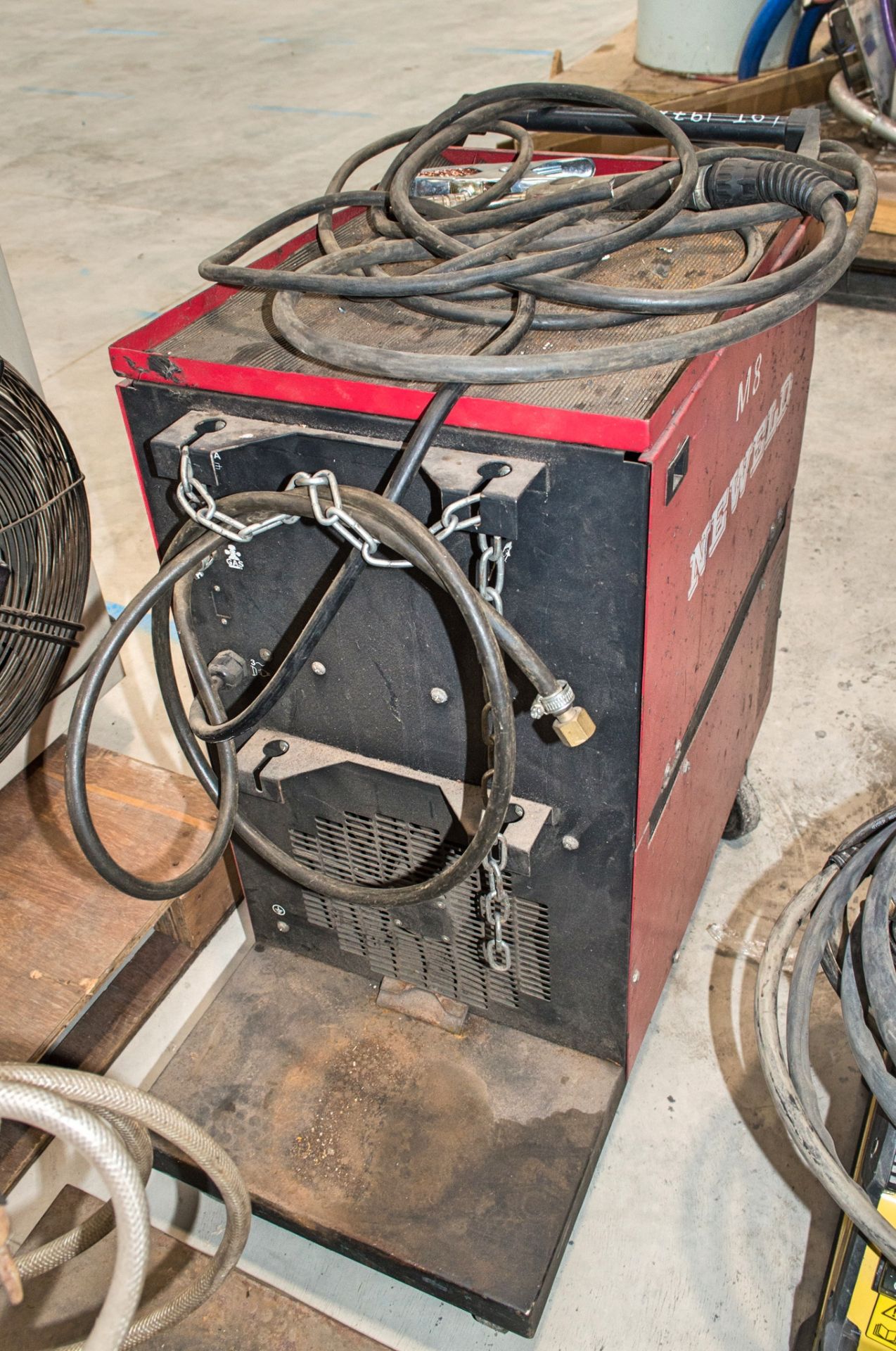 Neweld NW305T 305 amp 3 phase mig welder SE - Image 2 of 2