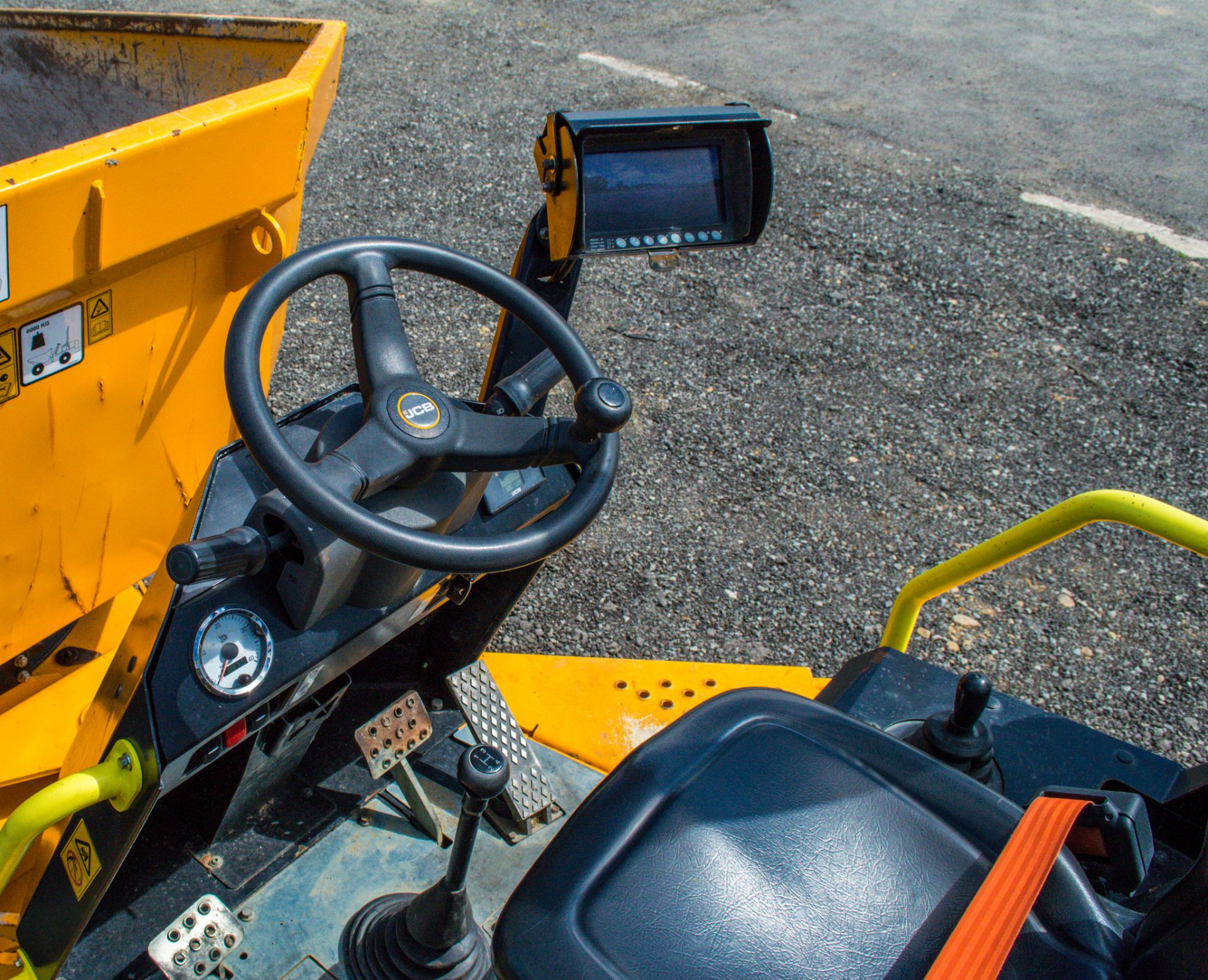 JCB 6T-1 6 tonne swivel skip dumper  Year: 2019 S/N: 2915356 Recorded Hours: 464 SD562 c/w front - Image 17 of 18