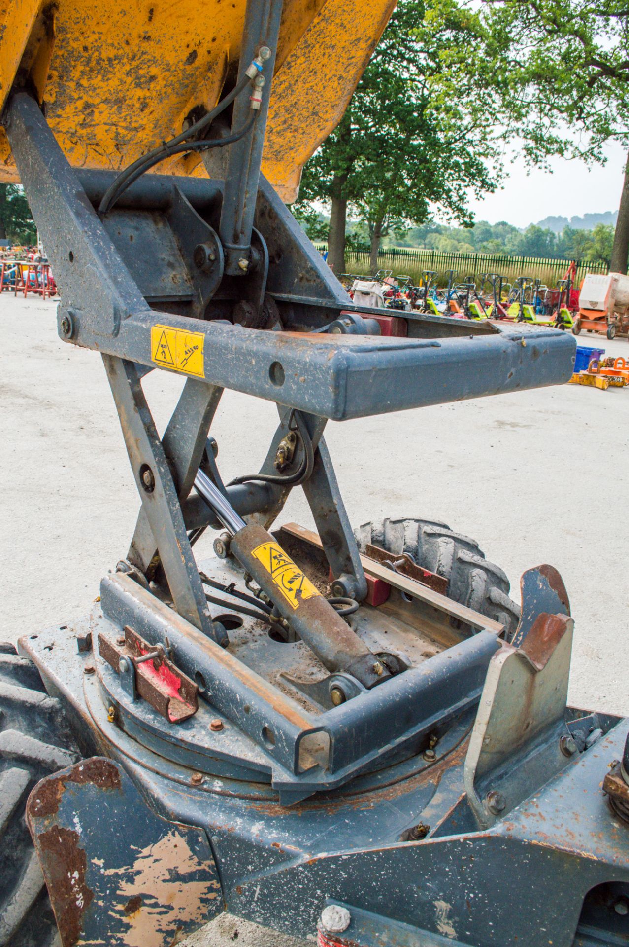 Terex TA2-SE 2 tonne hi-tip swivel skip dumper dumper Year: 2011 S/N: 3MP2282 Recorded Hours: 1234 - Image 16 of 19