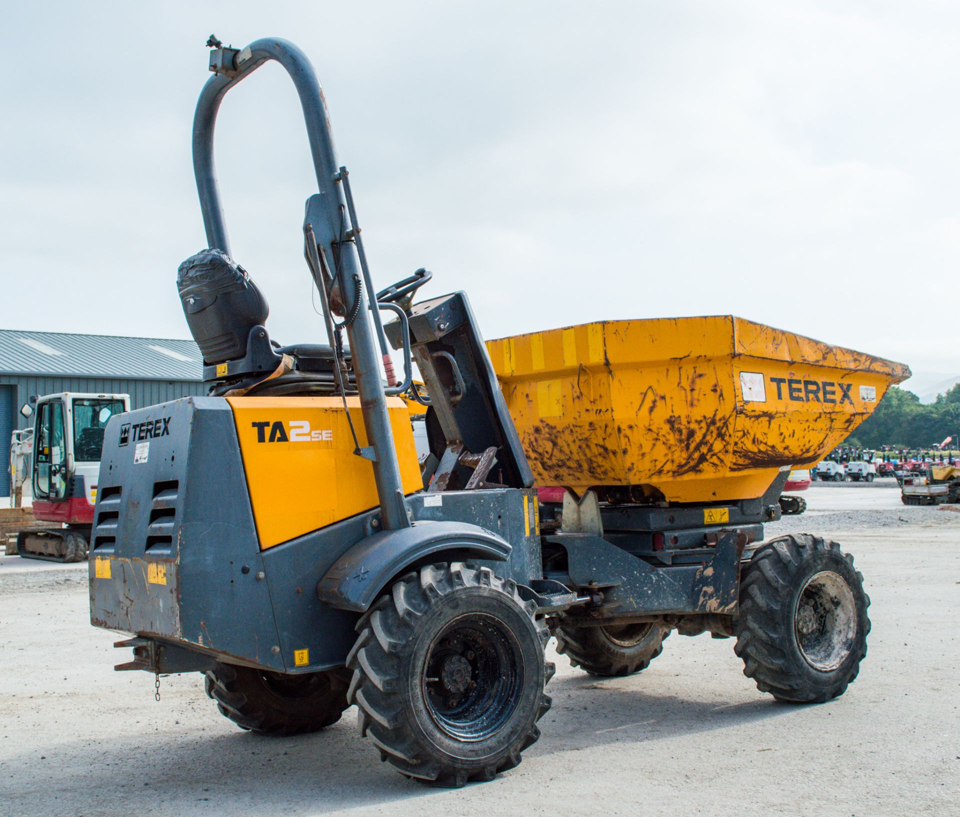 Terex TA2-SE 2 tonne hi-tip swivel skip dumper dumper Year: 2011 S/N: 3MP2282 Recorded Hours: 1234 - Image 3 of 19