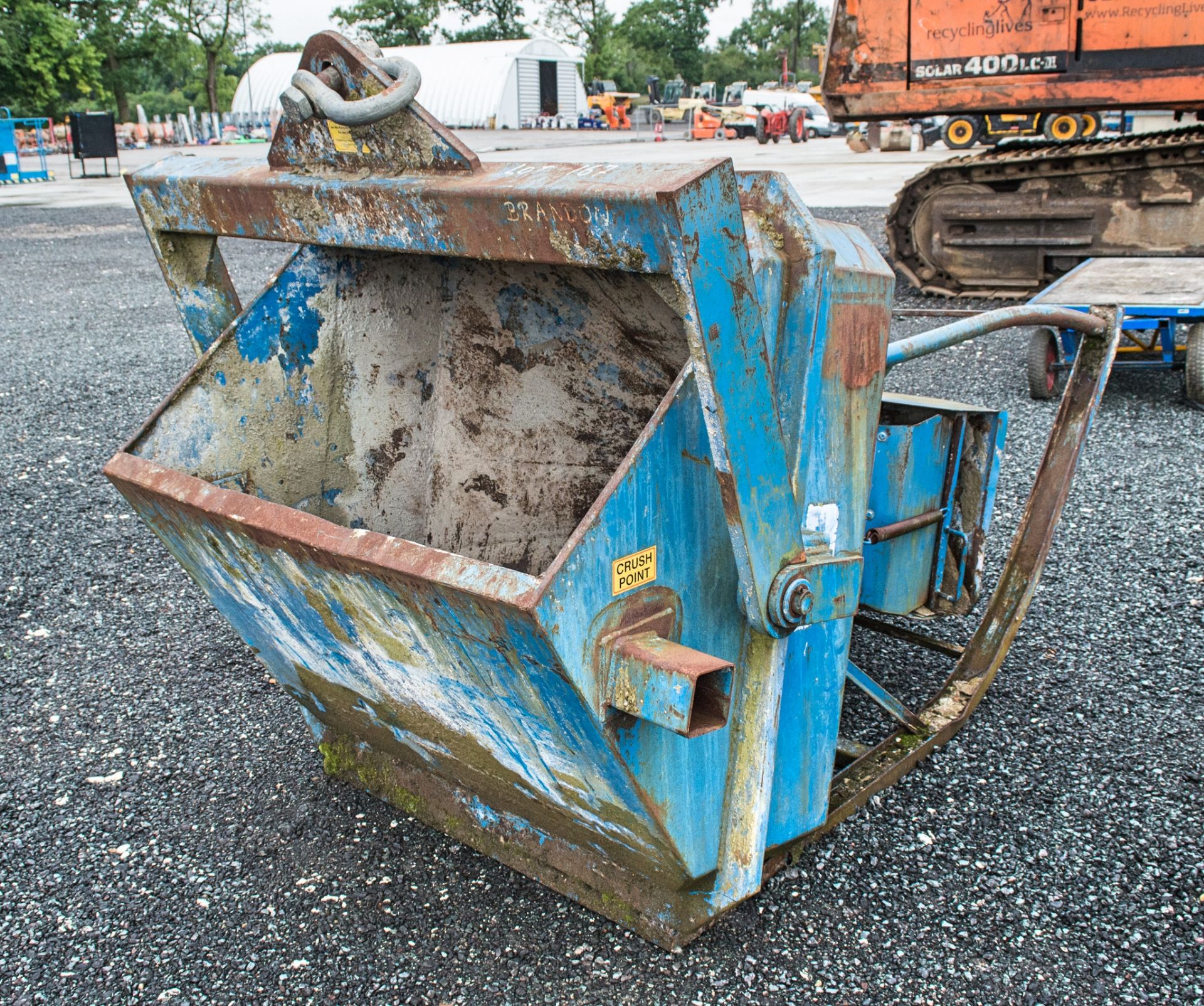 Conquip 1000 litre conrete crane chute/skip