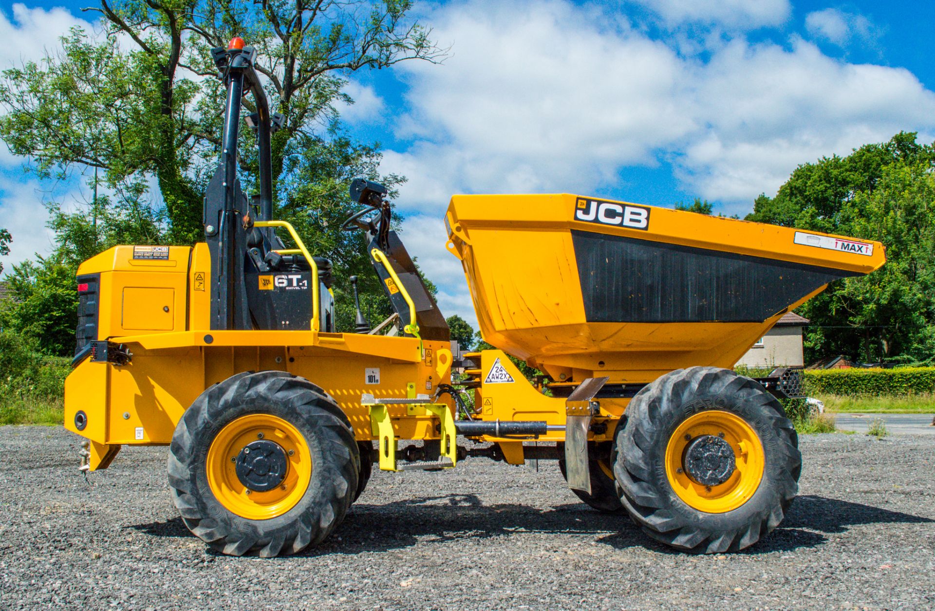 JCB 6T-1 6 tonne swivel skip dumper  Year: 2019 S/N: 2915356 Recorded Hours: 464 SD562 c/w front - Image 8 of 18