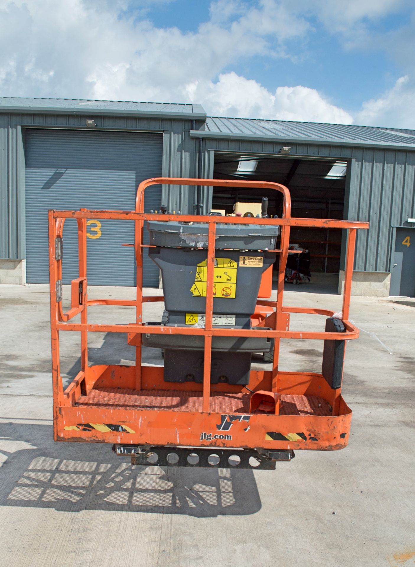 JLG E400 AJP Narrow battery electric boom lift  Year: 2012 S/N: 0300156652 Recorded Hours: 692 SB - Image 5 of 17