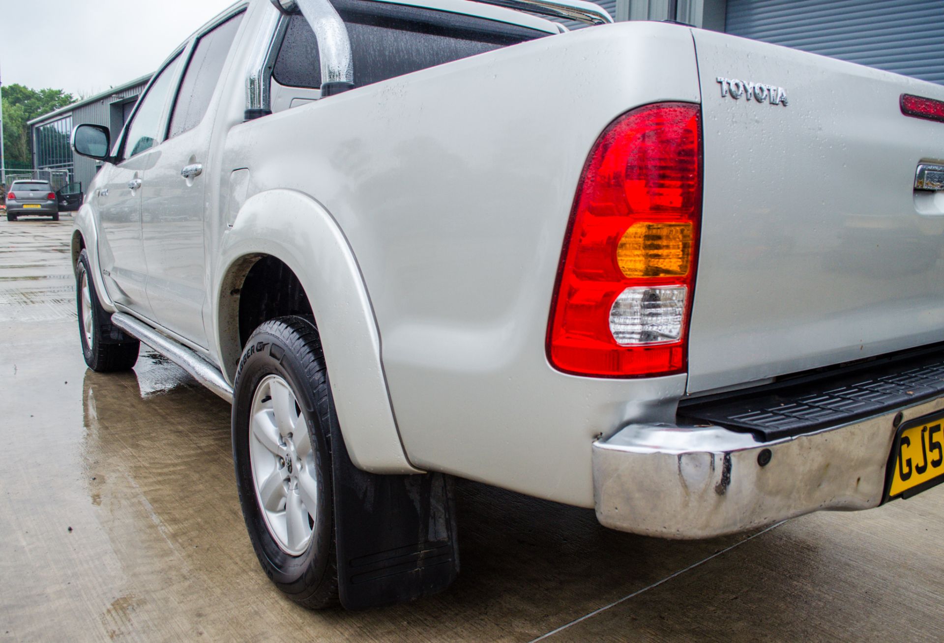 Toyota Hi-Lux Invincible 2982cc diesel 4 door double cab pick up Registration number: GJ59 ZSK - Image 12 of 18