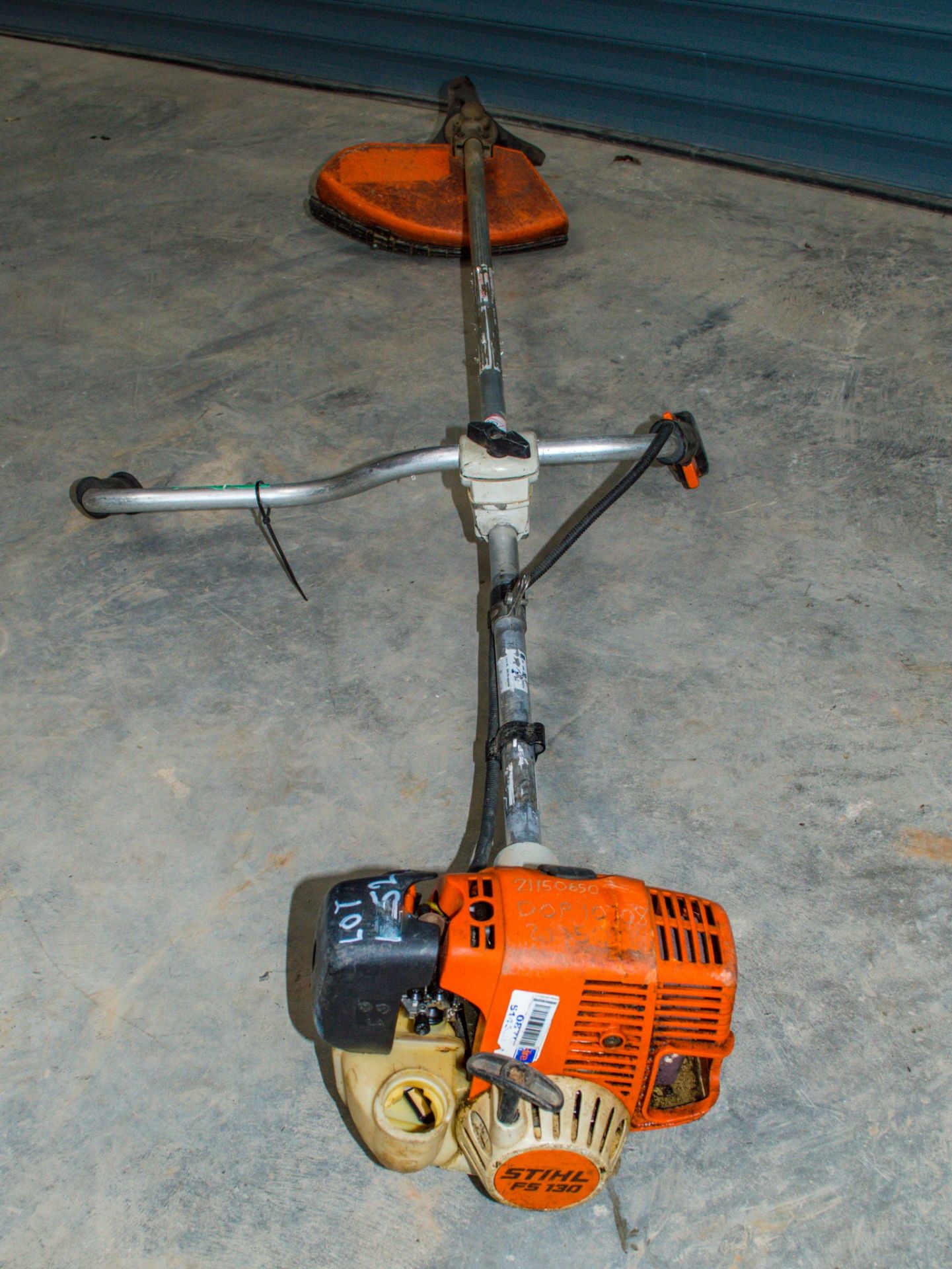 Stihl FS130 petrol driven strimmer 21150650 - Image 2 of 2