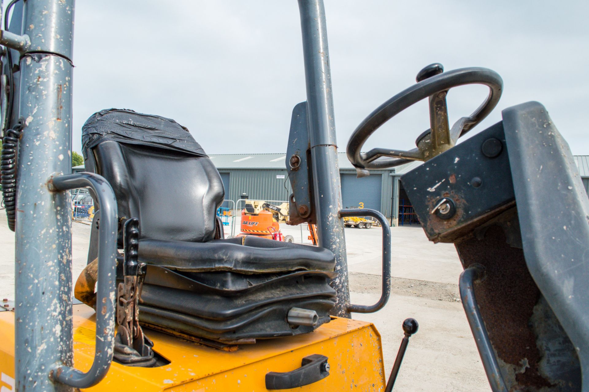 Terex TA2-SE 2 tonne hi-tip swivel skip dumper dumper Year: 2011 S/N: 3MP2282 Recorded Hours: 1234 - Image 18 of 19