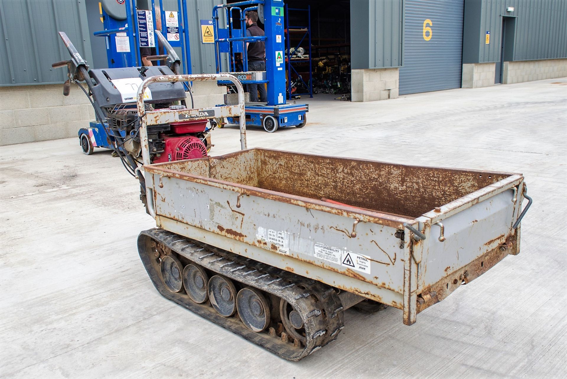 Petrol driven walk behind rubber tracked dumper  2218-0032 - Image 2 of 8