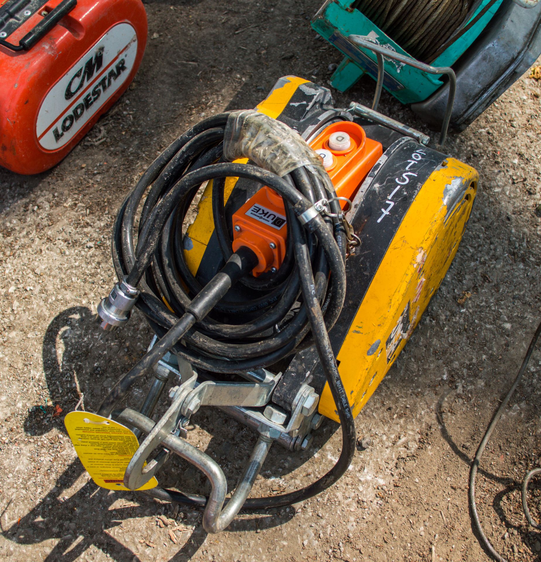 Duke 500kg electric winch