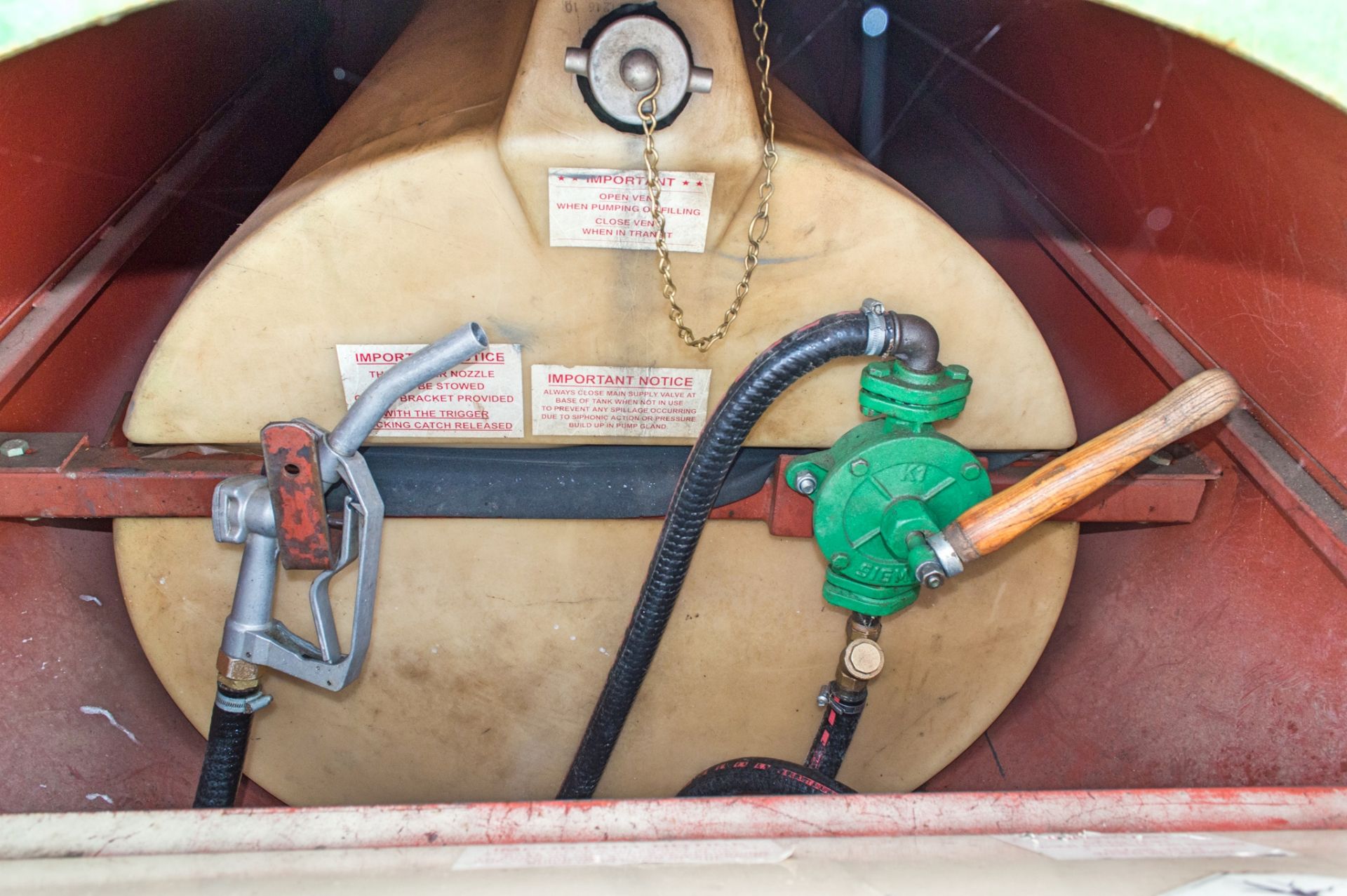 Trailer Engineering 250 gallon site tow bunded fuel bowser c/w hand pump, delivery hose & trigger - Image 3 of 3