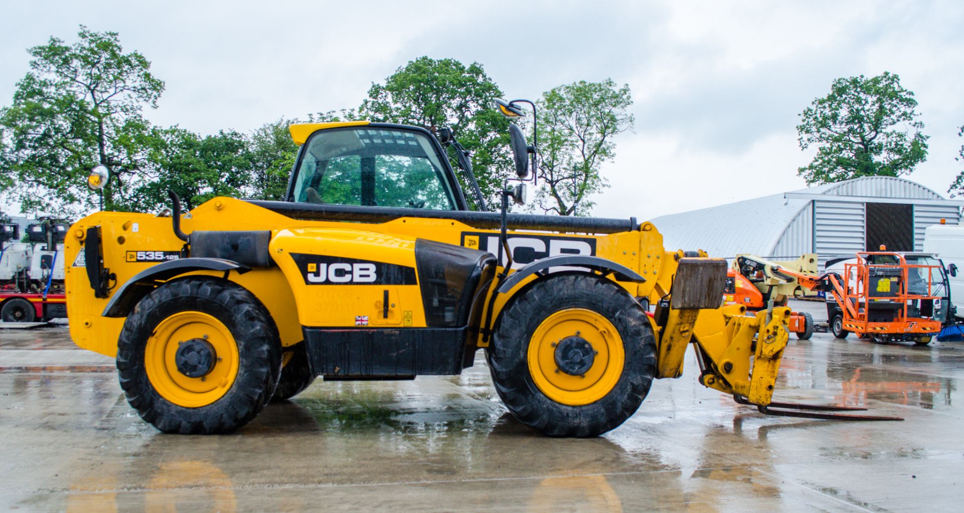 JCB 535 - 125 Hi - Viz 12.5 metre telescopic handler  Year: 2012 S/N:  Recorded Hours: - Image 7 of 21