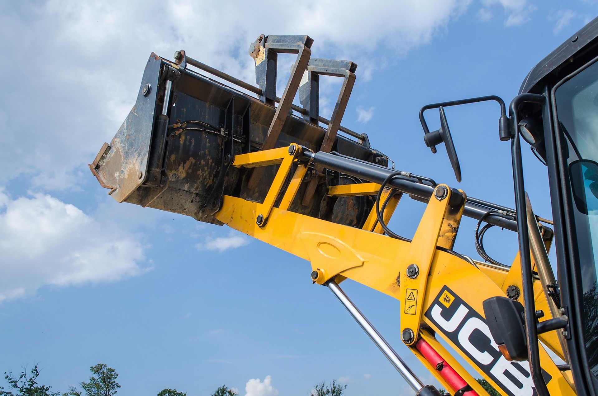 JCB 3CX Contractor back hoe loader  Year: 2011 S/N: 2012937 Recorded Hours: 4181 A562831 - Image 11 of 27