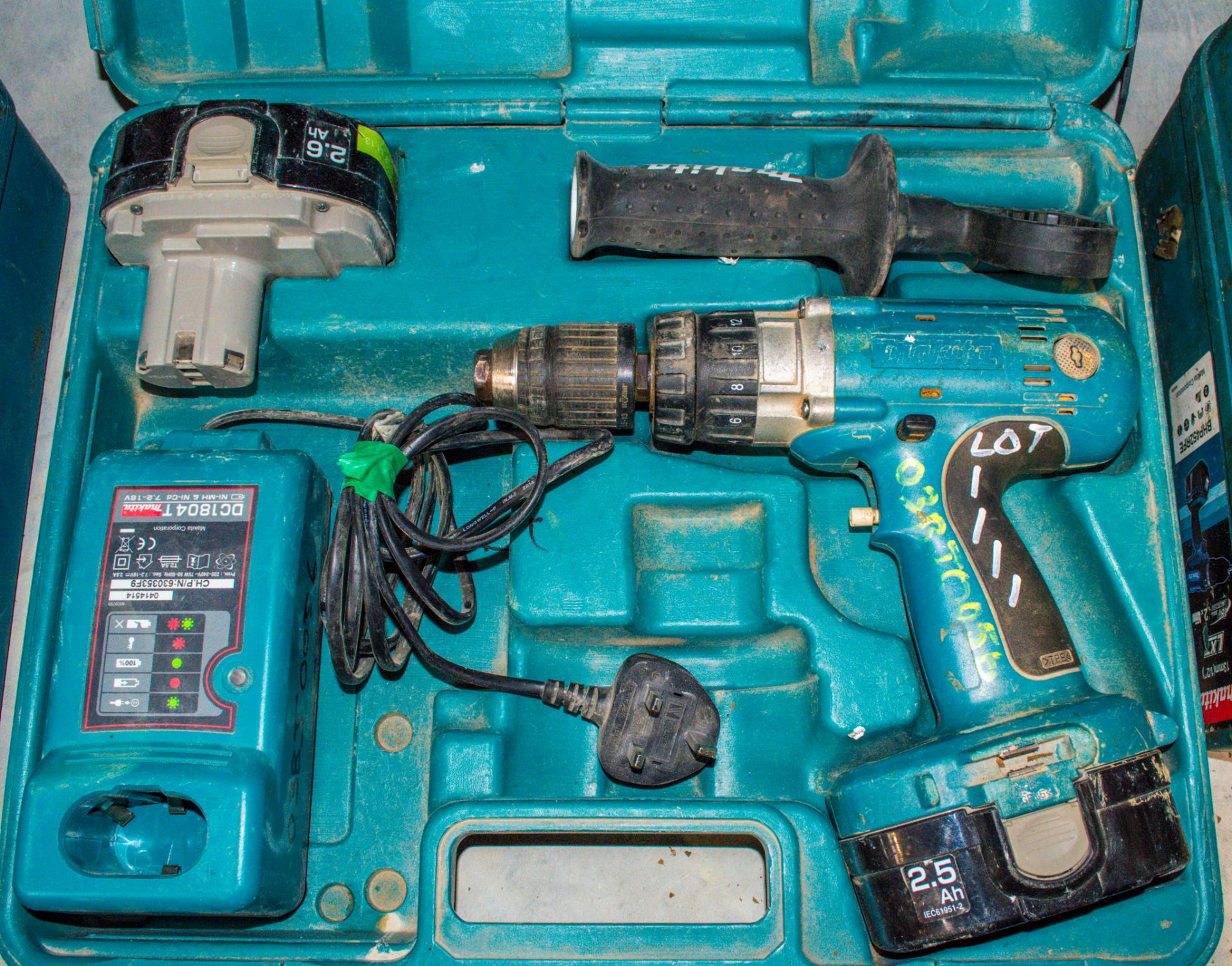 Makita 18v cordless drill c/w 2 batteries, charger & carry case 03RT0056
