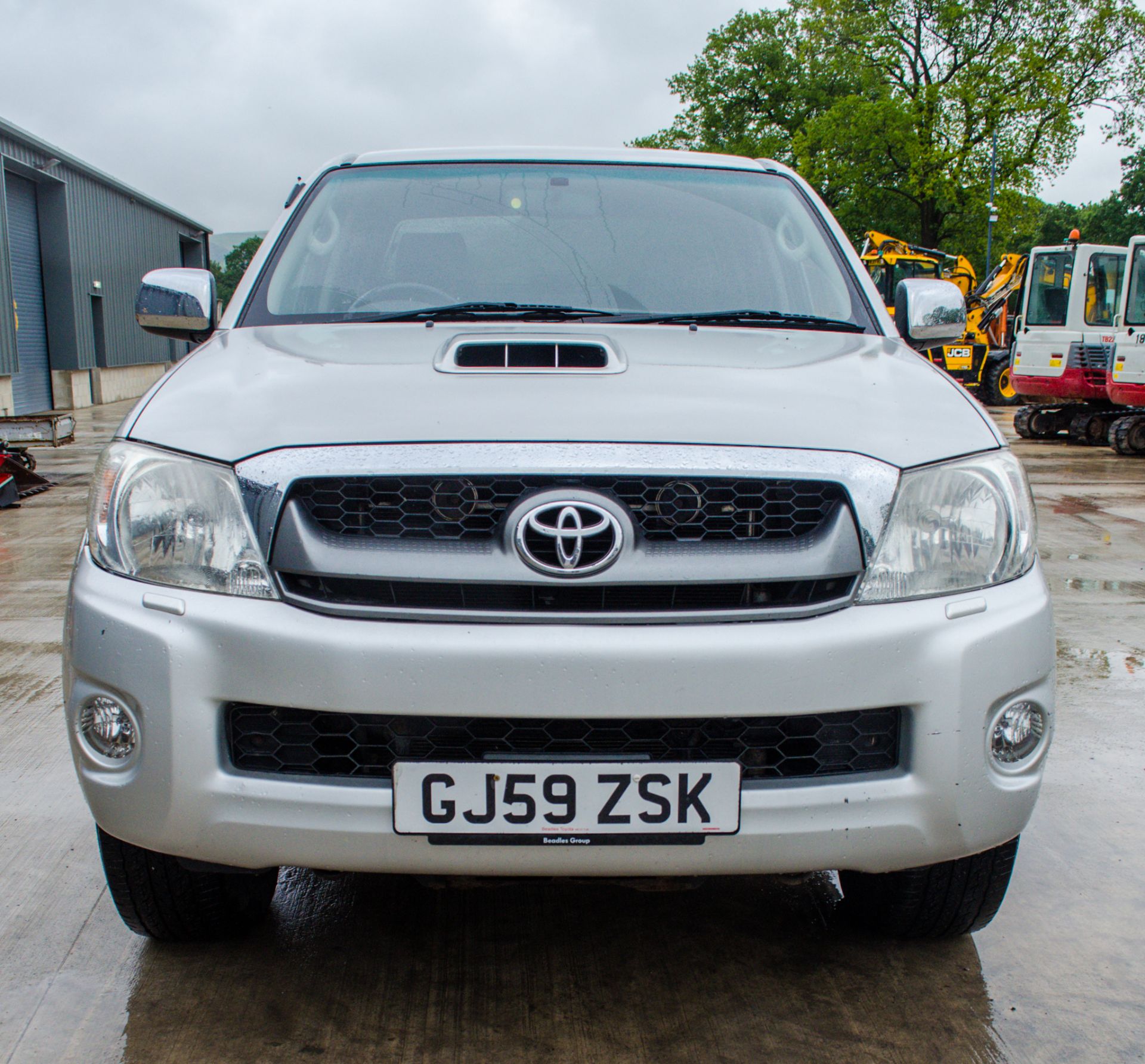 Toyota Hi-Lux Invincible 2982cc diesel 4 door double cab pick up Registration number: GJ59 ZSK - Image 5 of 18