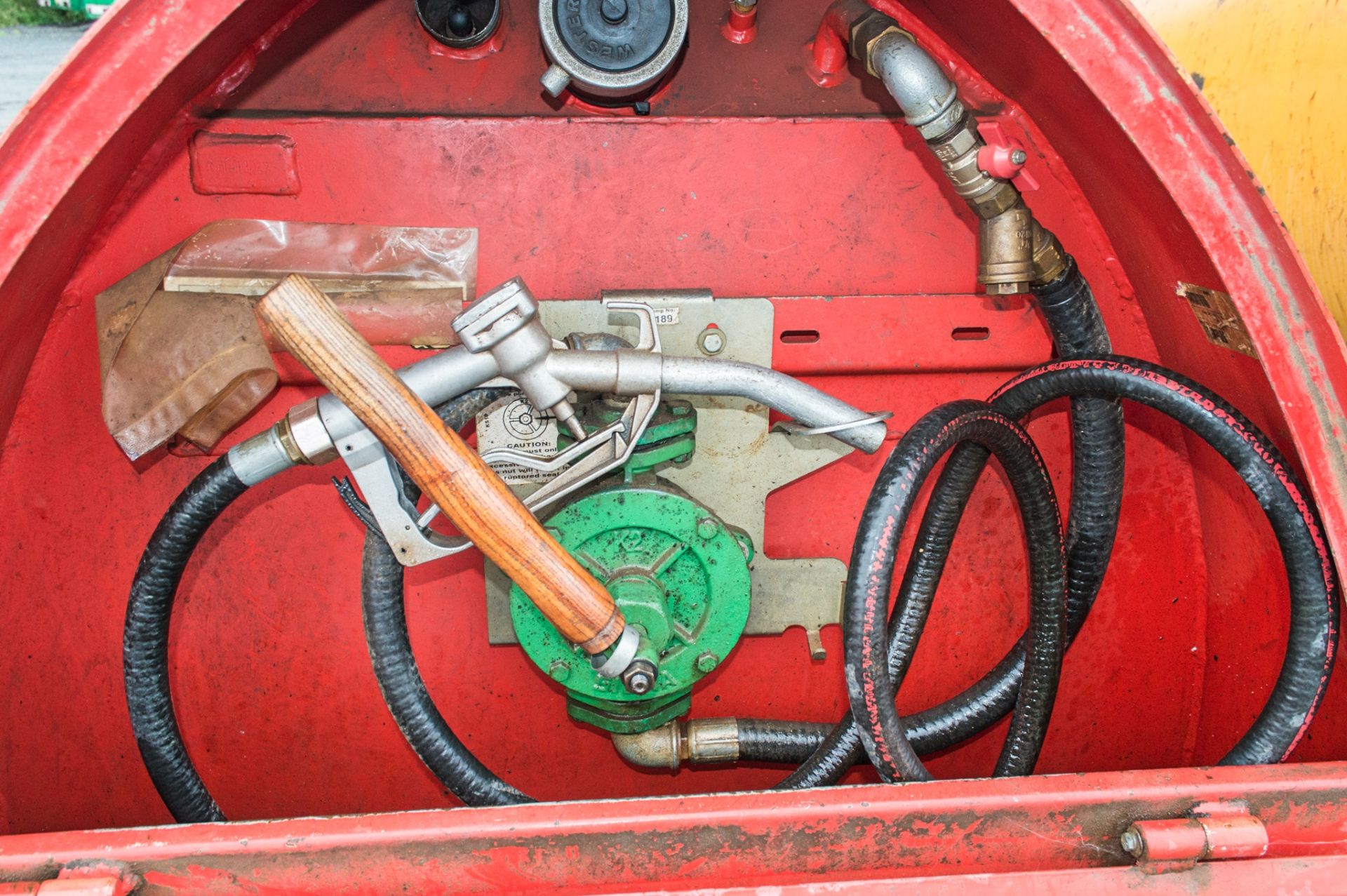 Western 950 litre fast tow bunded fuel bowser c/w hand pump, delivery hose & trigger nozzle 1403- - Image 3 of 3