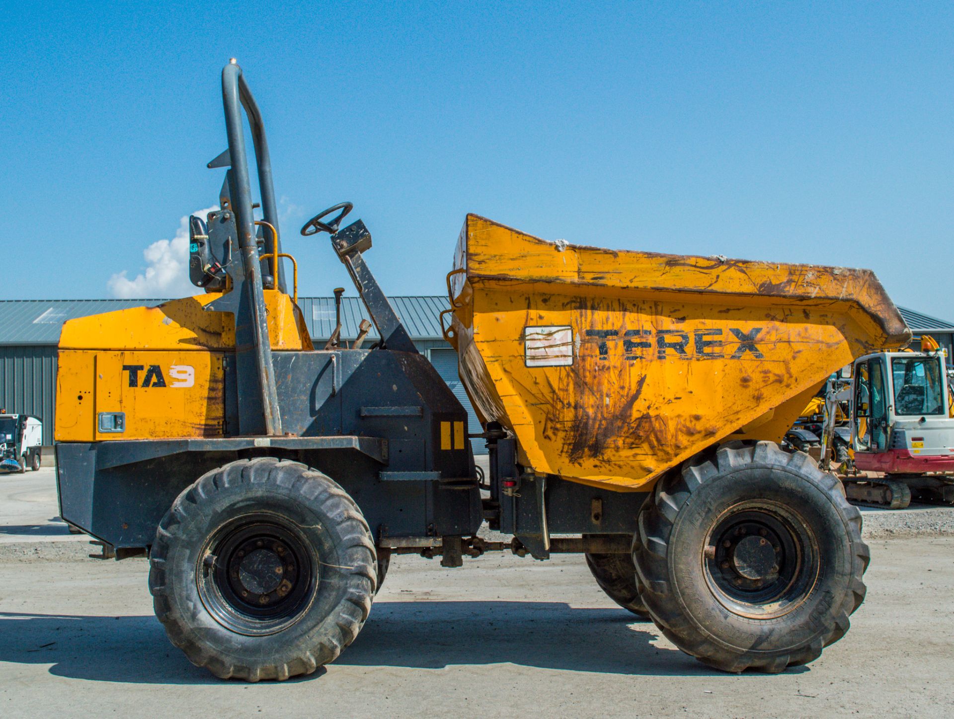 Terex TA9 9 tonne straight skip dumper Year: 2011 S/N: MV2593 Recorded Hours: 3342 - Image 7 of 19