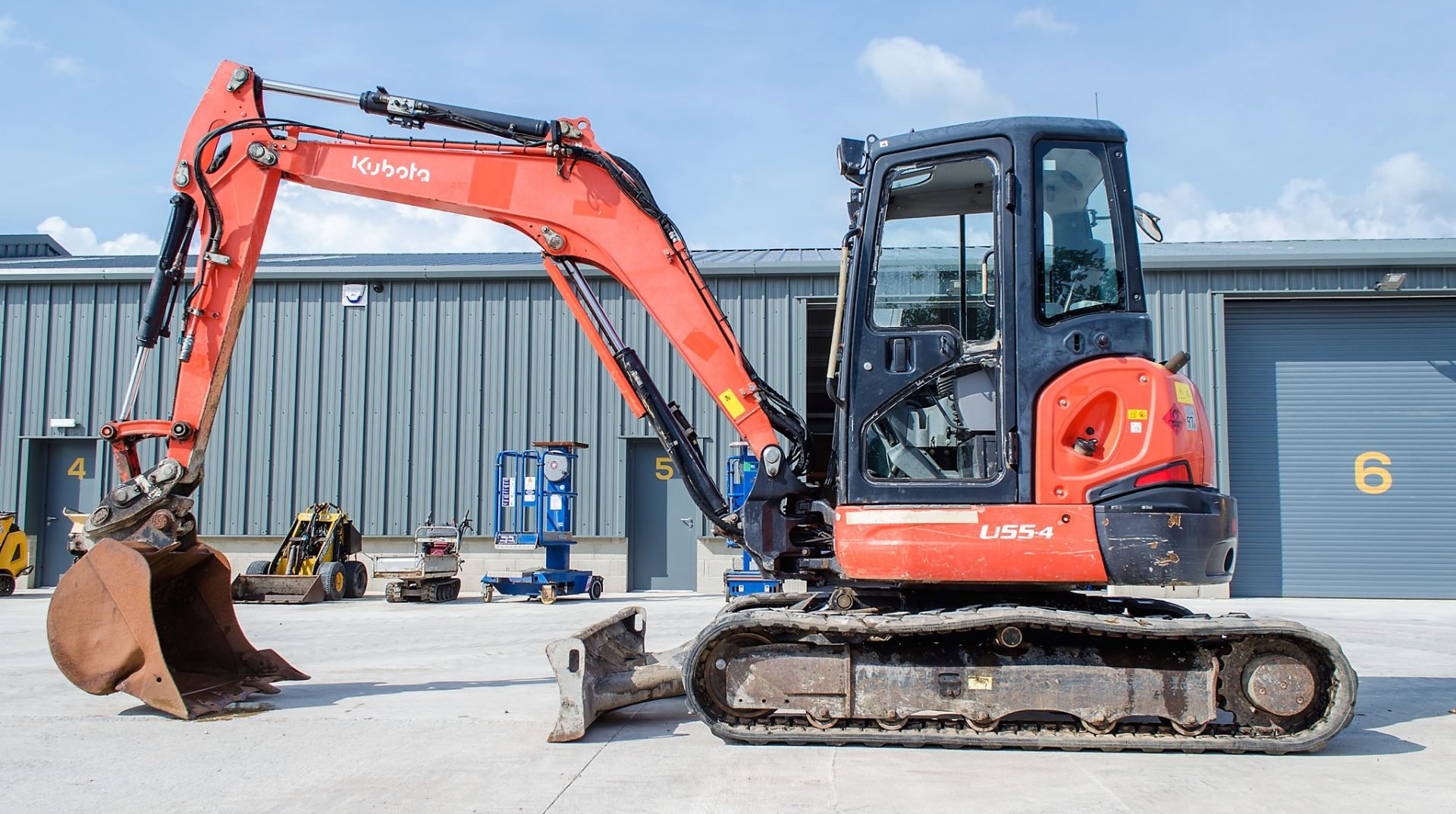 Kubota U55-4 5.5 tonne rubber tracked mini excavator  Year: 2015  S/N: 53120 Recorded Hours: 3419 - Image 7 of 20