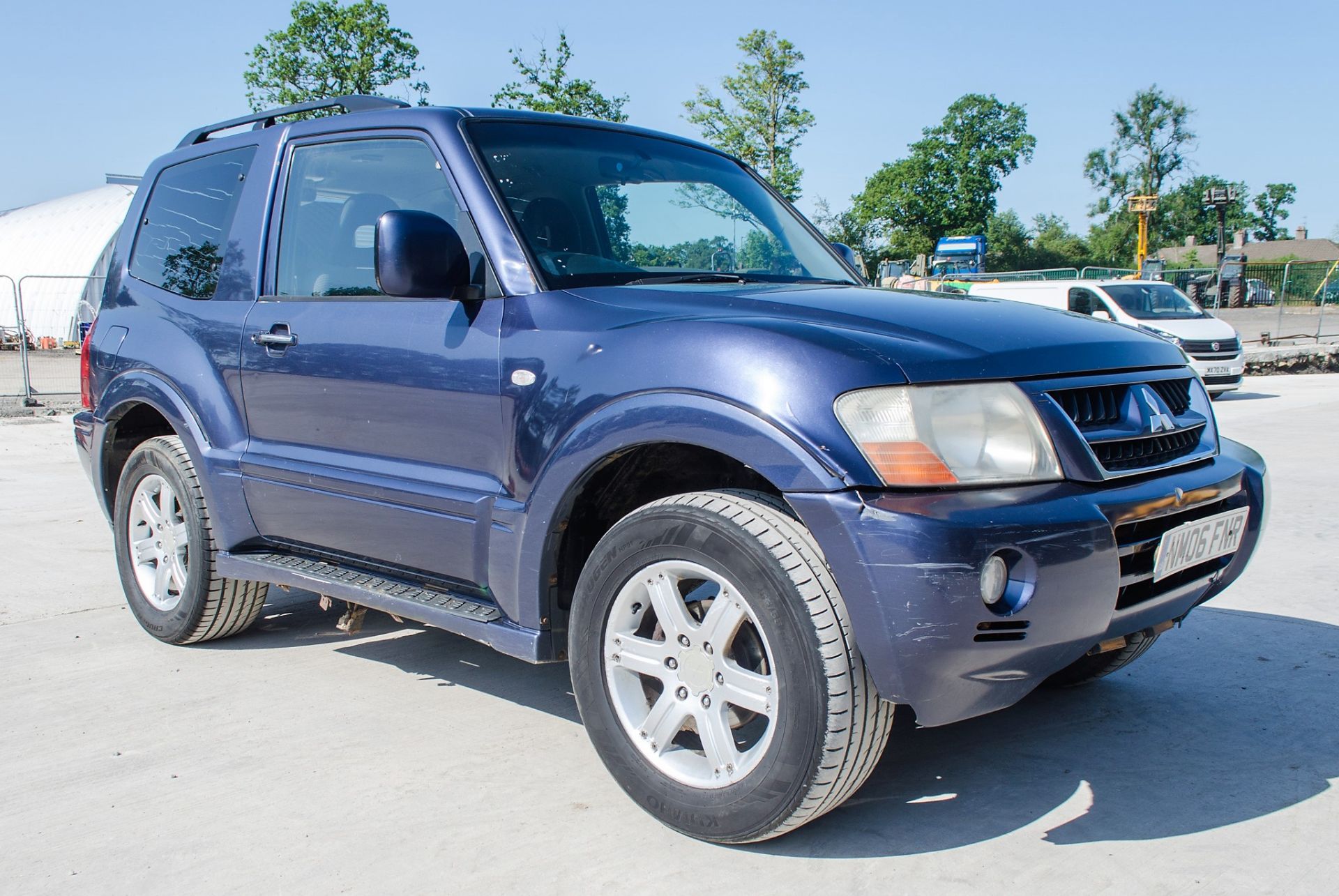 Mitsubishi Shogun DI-D 3 Equip 4work SWB 3200cc diesel SUV Registration number: NM06 FNR Date of - Image 2 of 22