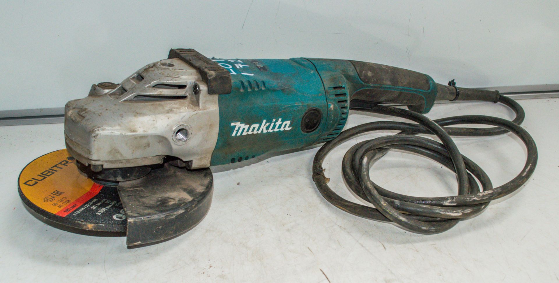 Makita GA7020 110v 180mm angle grinder 11011843