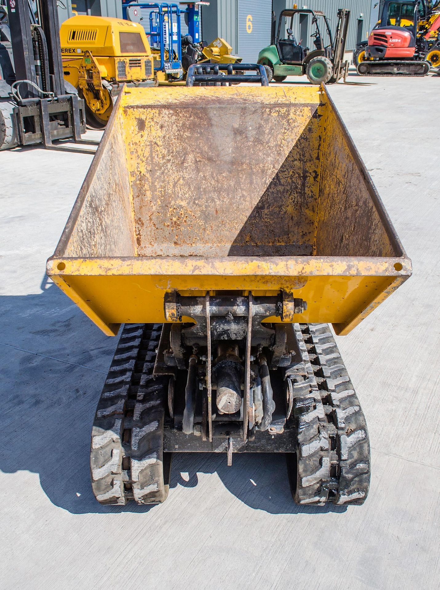 JCB HTD500 Dumpster 500 kg diesel driven walk behind rubber tracked dumper PSL013 S20 - Image 5 of 15