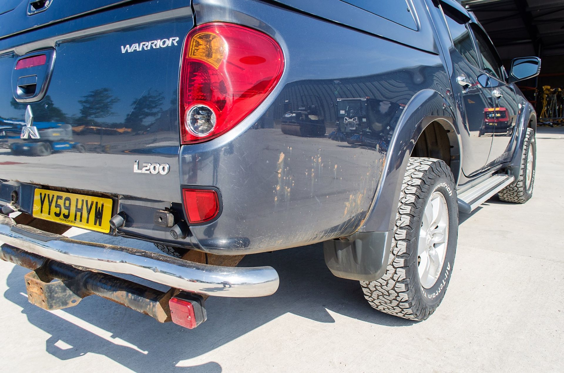 Mitsubishi L200 Warrior DI-D 2477cc diesel 4 door pick up Registration number: YY59 HYW Date of - Image 12 of 27