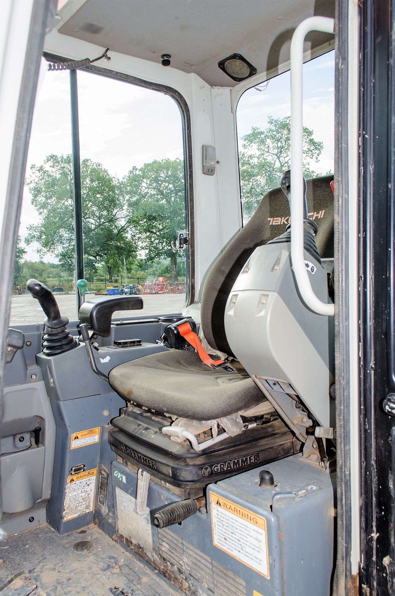 Takeuchi TB228 2.8 tonne rubber tracked mini excavator Year: 2015 S/N: 122804283 Recorded Hours: - Image 16 of 19