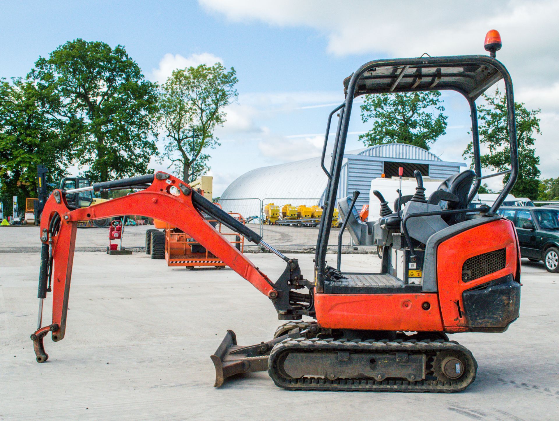 Kubota KX015-4 1.5 tonne rubber tracked mini excavator Year: 2011 S/N: 55621 Recorded hours: 3130 - Image 8 of 17