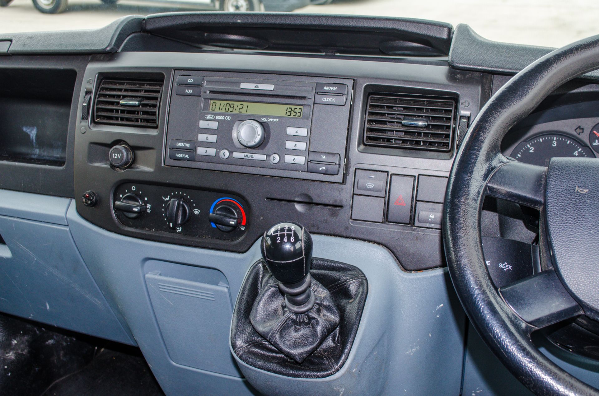 Ford Transit 100 T280 FWD SWB 2.2 TDCI crew cab panel van - Image 24 of 27