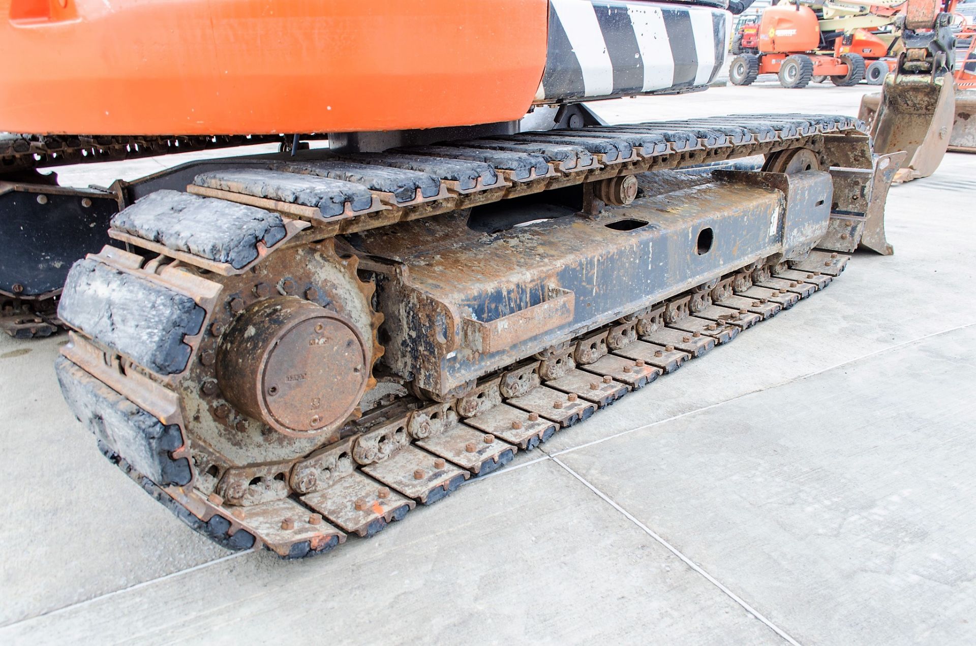 Hitachi Zaxis 85 USB-5 reduced tail swing 8.5 tonne steel tracked/rubber pad excavator - Image 9 of 30