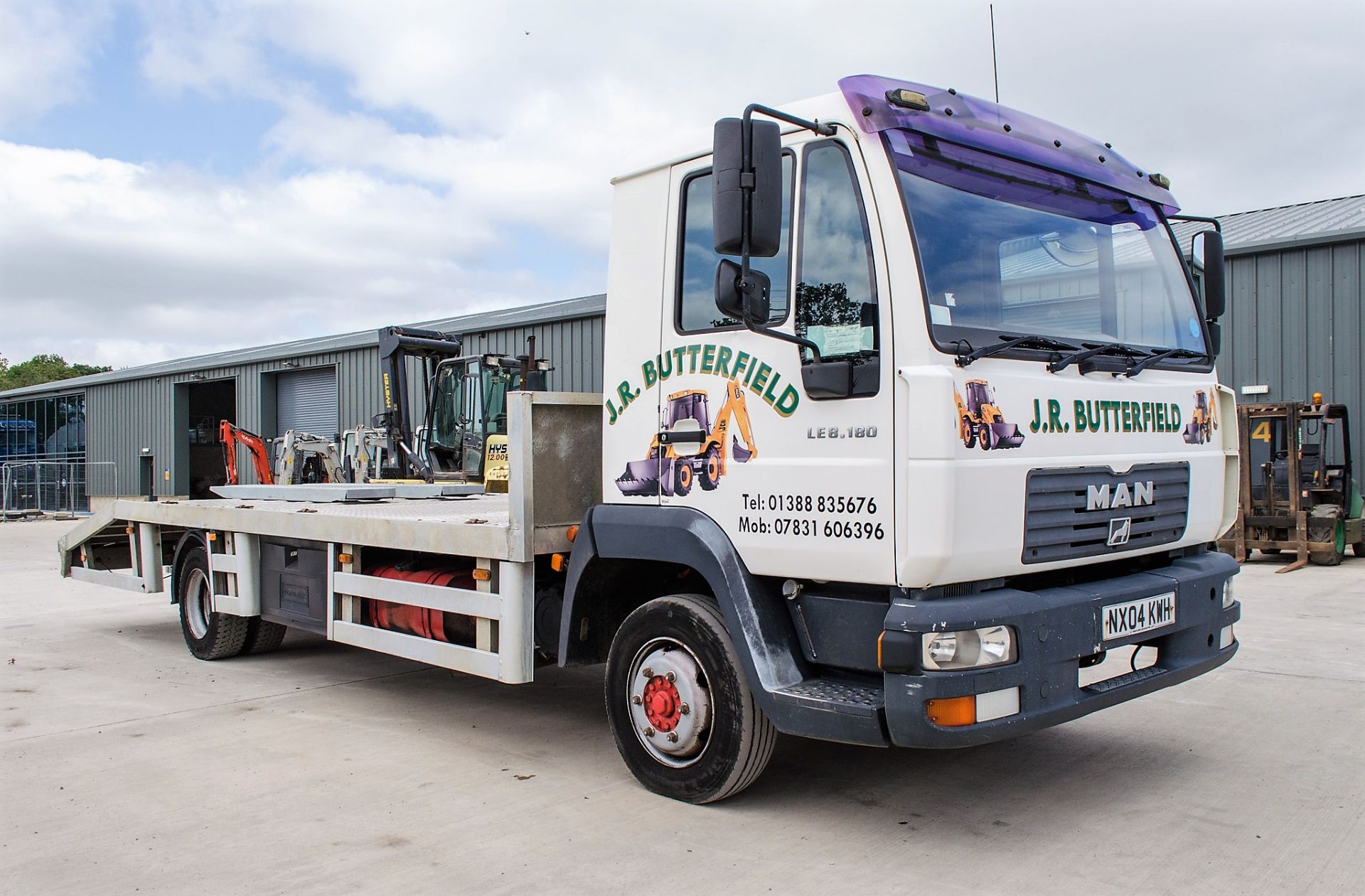 MAN LE8.180 4 x 2 7.5 tonne beaver tail plant lorry  Registration Number: NX04 KWH Date of - Image 2 of 20