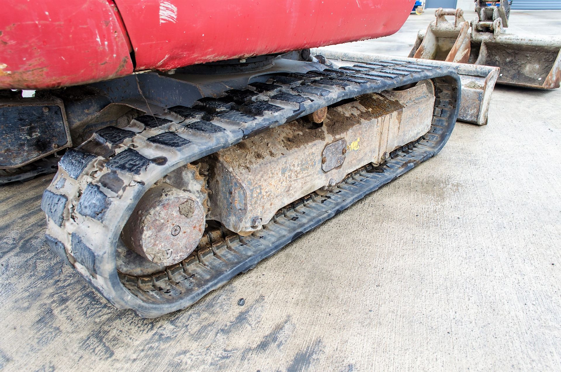 Takeuchi TB228 2.8 tonne rubber tracked mini excavator Year: 2015 S/N: 122804197 Recorded Hours: - Image 10 of 19