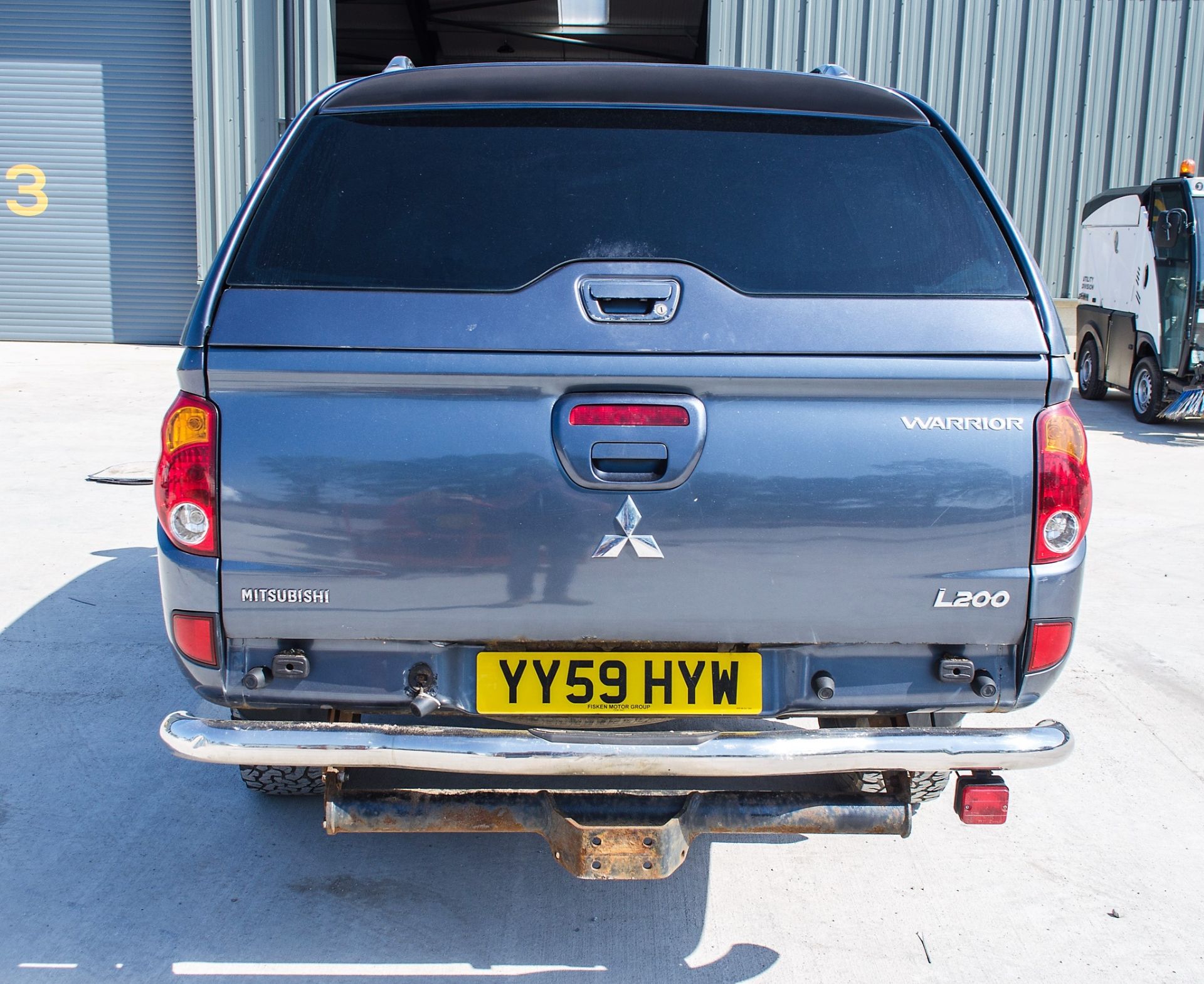 Mitsubishi L200 Warrior DI-D 2477cc diesel 4 door pick up Registration number: YY59 HYW Date of - Image 6 of 27