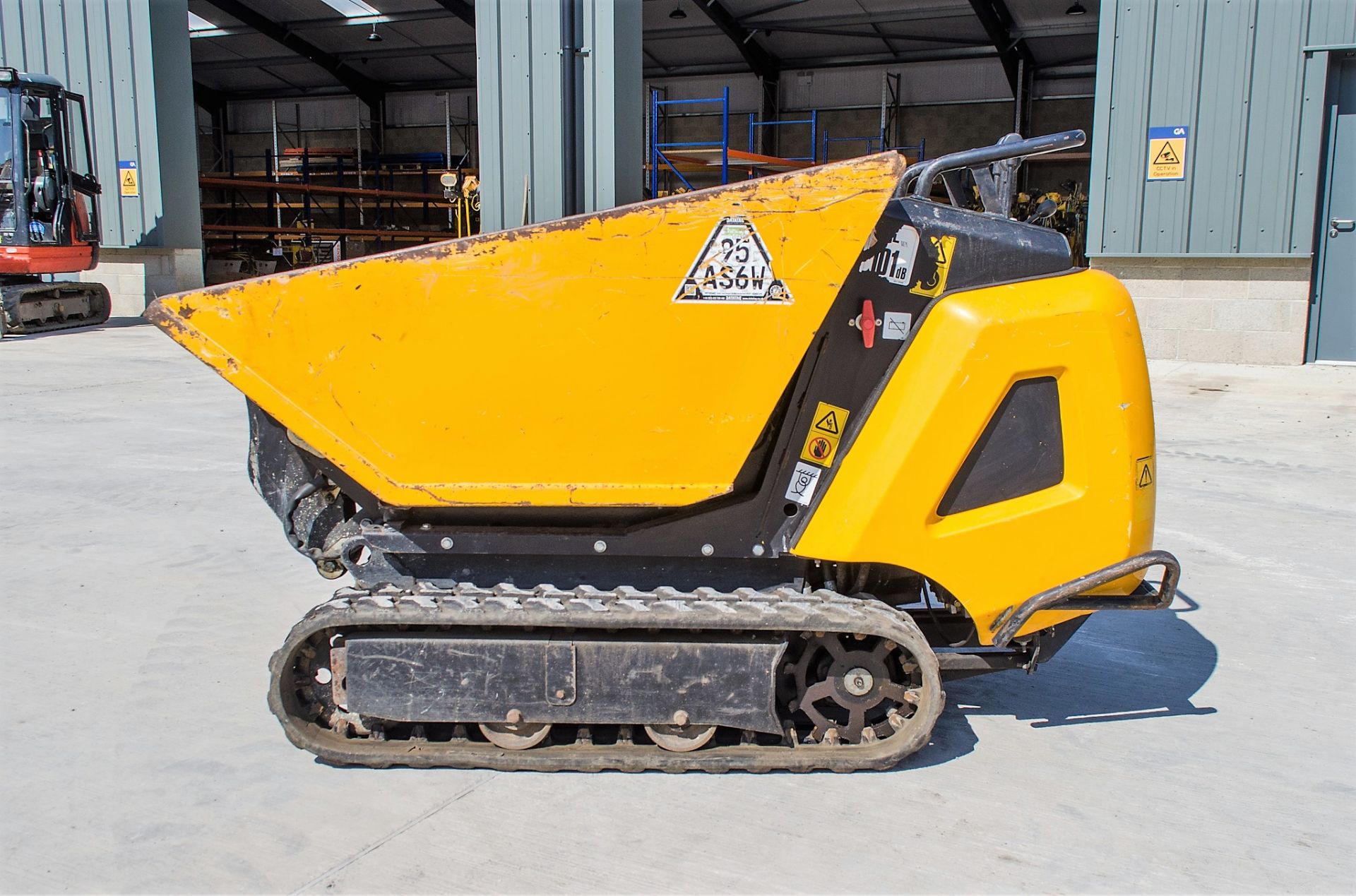 JCB HTD500 Dumpster 500 kg diesel driven walk behind rubber tracked dumper PSL013 S20 - Image 7 of 15