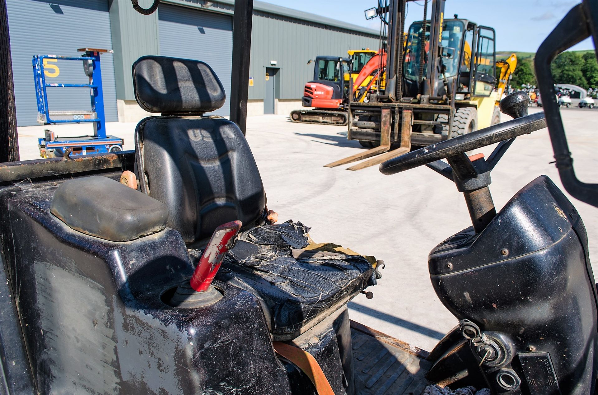 Ausa C150H 1.5 tonne diesel driven fork lift truck Year: 2008 S/N: 12059813 Recorded Hours: 2329 - Image 14 of 16