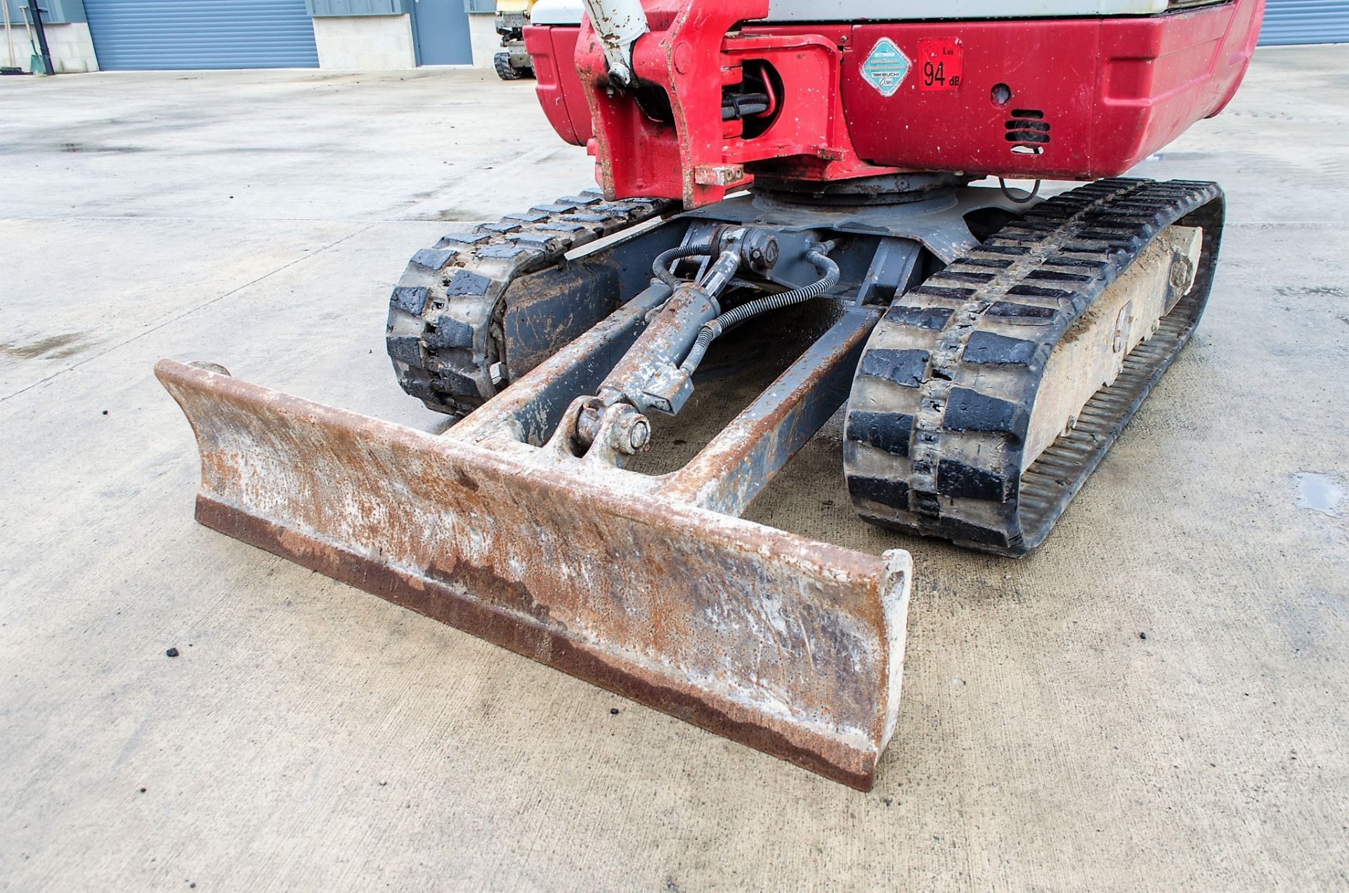 Takeuchi TB228 2.8 tonne rubber tracked mini excavator Year: 2015 S/N: 122804197 Recorded Hours: - Image 11 of 19