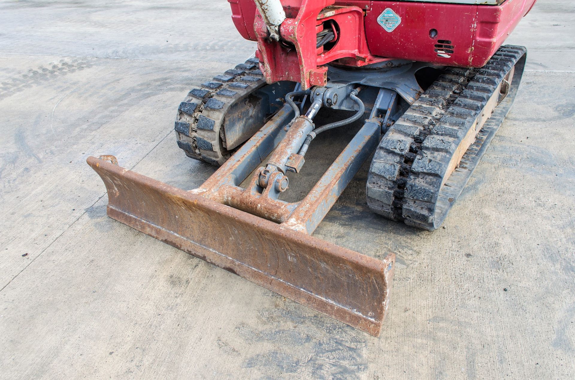 Takeuchi TB228 2.8 tonne rubber tracked mini excavator Year: 2015 S/N: 122804283 Recorded Hours: - Image 11 of 19