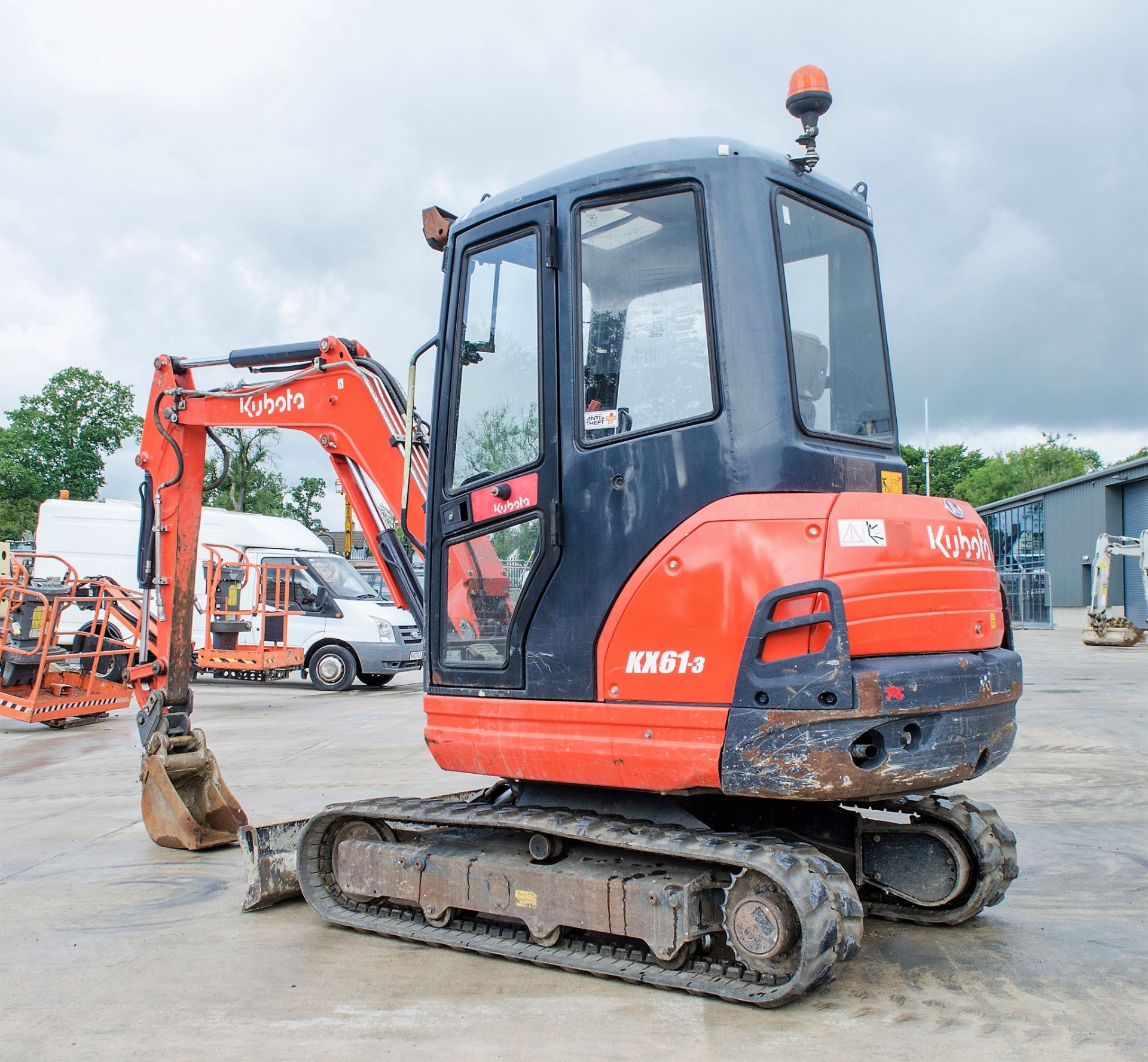 Kubota KX61-3 2.6 tonne rubber tracked excavator Year: 2015 S/N: 82259 Recorded Hours: 2075 blade, - Image 3 of 20
