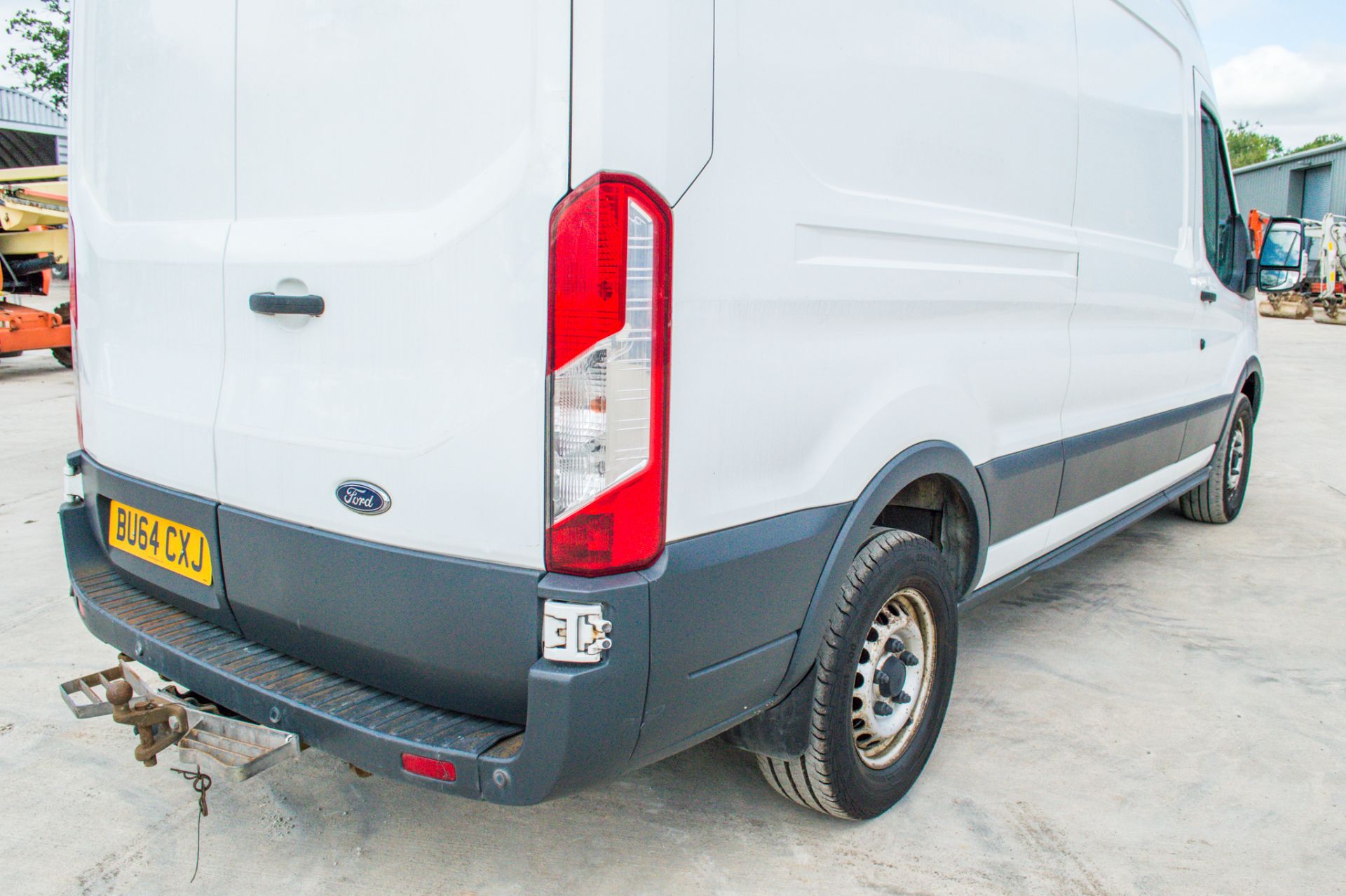 Ford Transit 350 RWD 2.2 TDCI 100 LWB high roof diesel panel van - Image 12 of 22