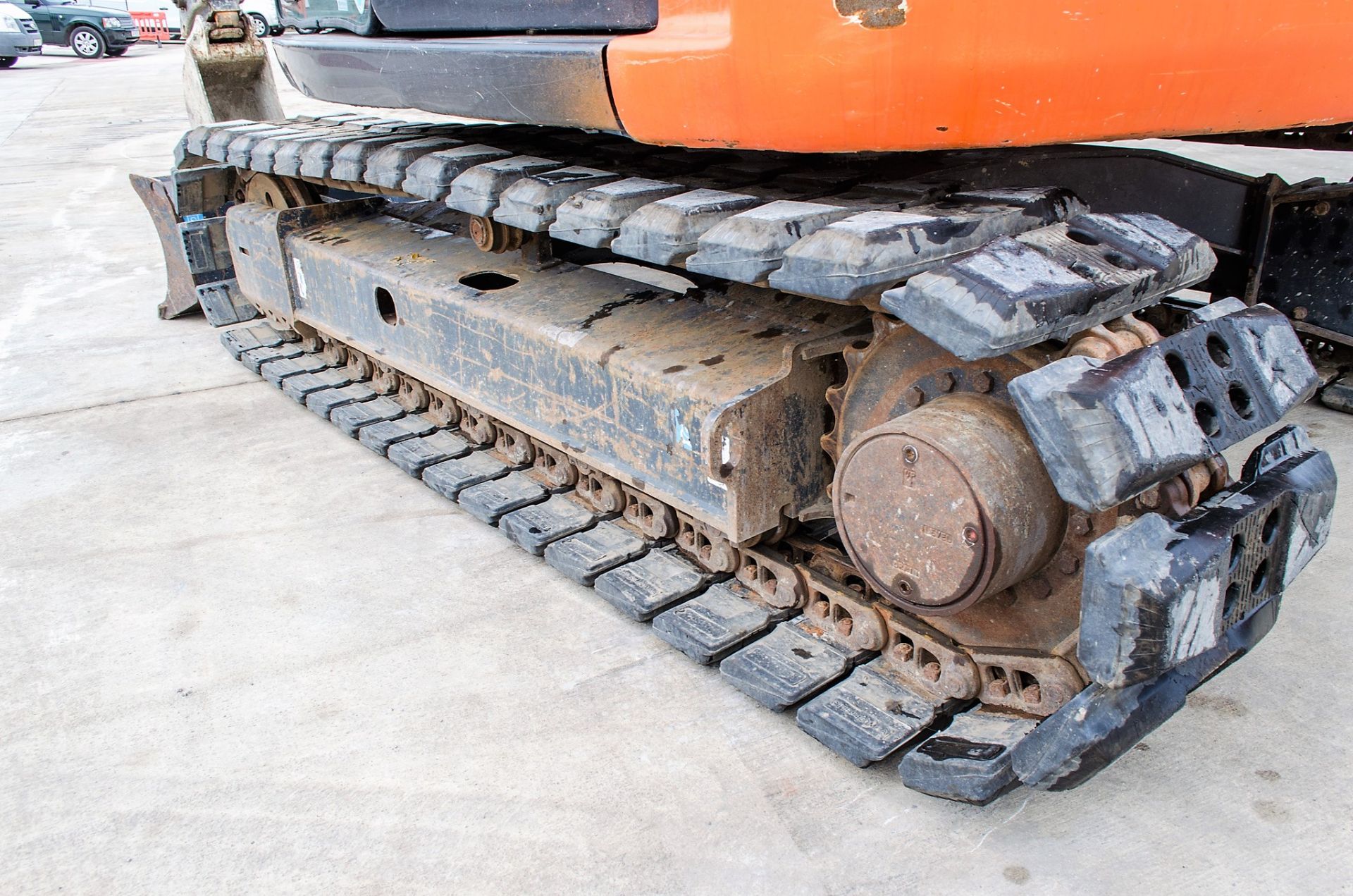 Hitachi Zaxis 85 USB-5 reduced tail swing 8.5 tonne rubber padd tracked excavator - Image 10 of 31