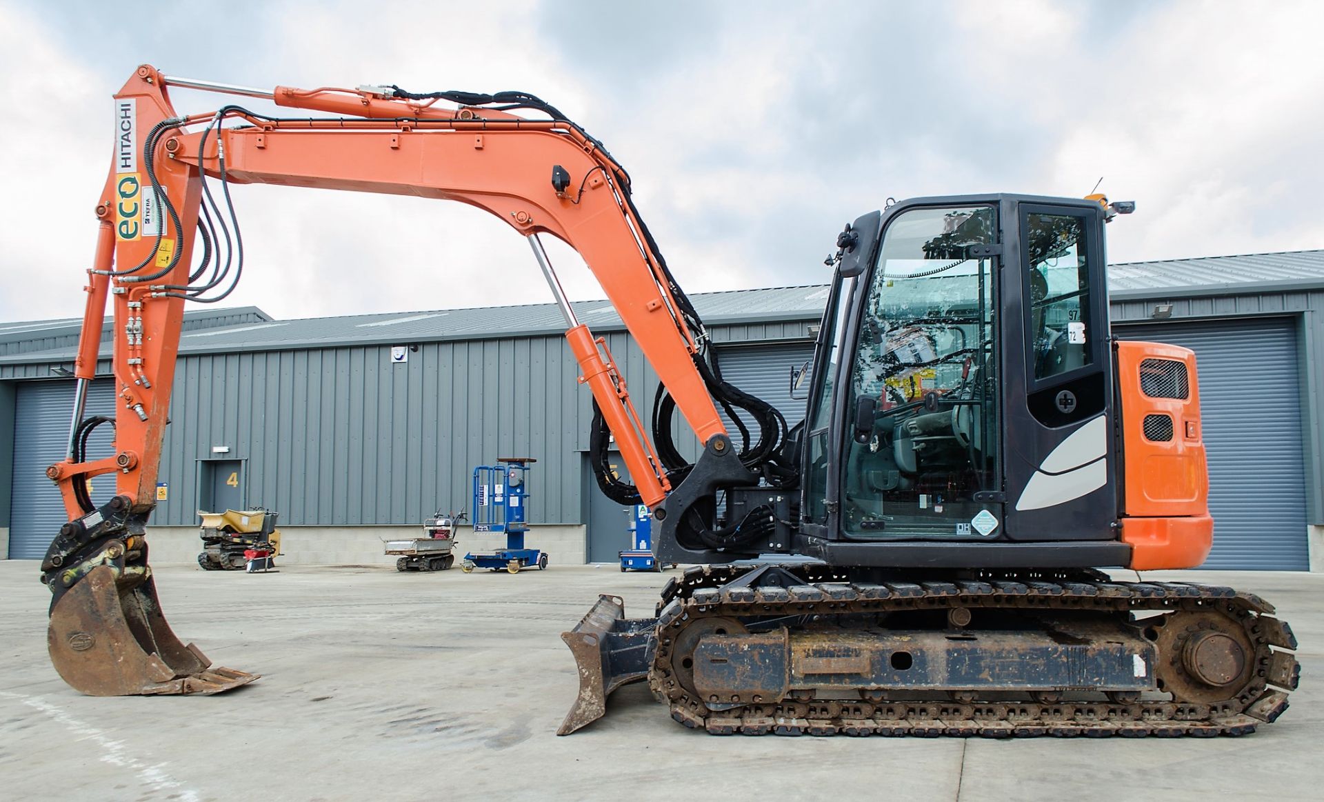 Hitachi Zaxis 85 USB-5 reduced tail swing 8.5 tonne steel tracked/rubber pad excavator - Image 7 of 30