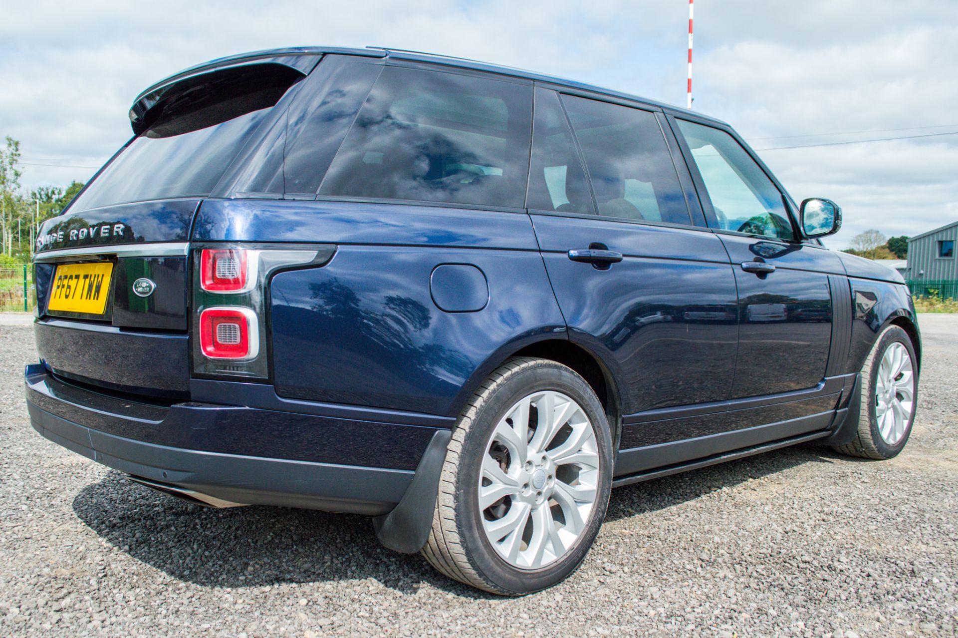 Range Rover Vogue TDV6 3.0 5 door diesel 4wd estate car - Image 3 of 35