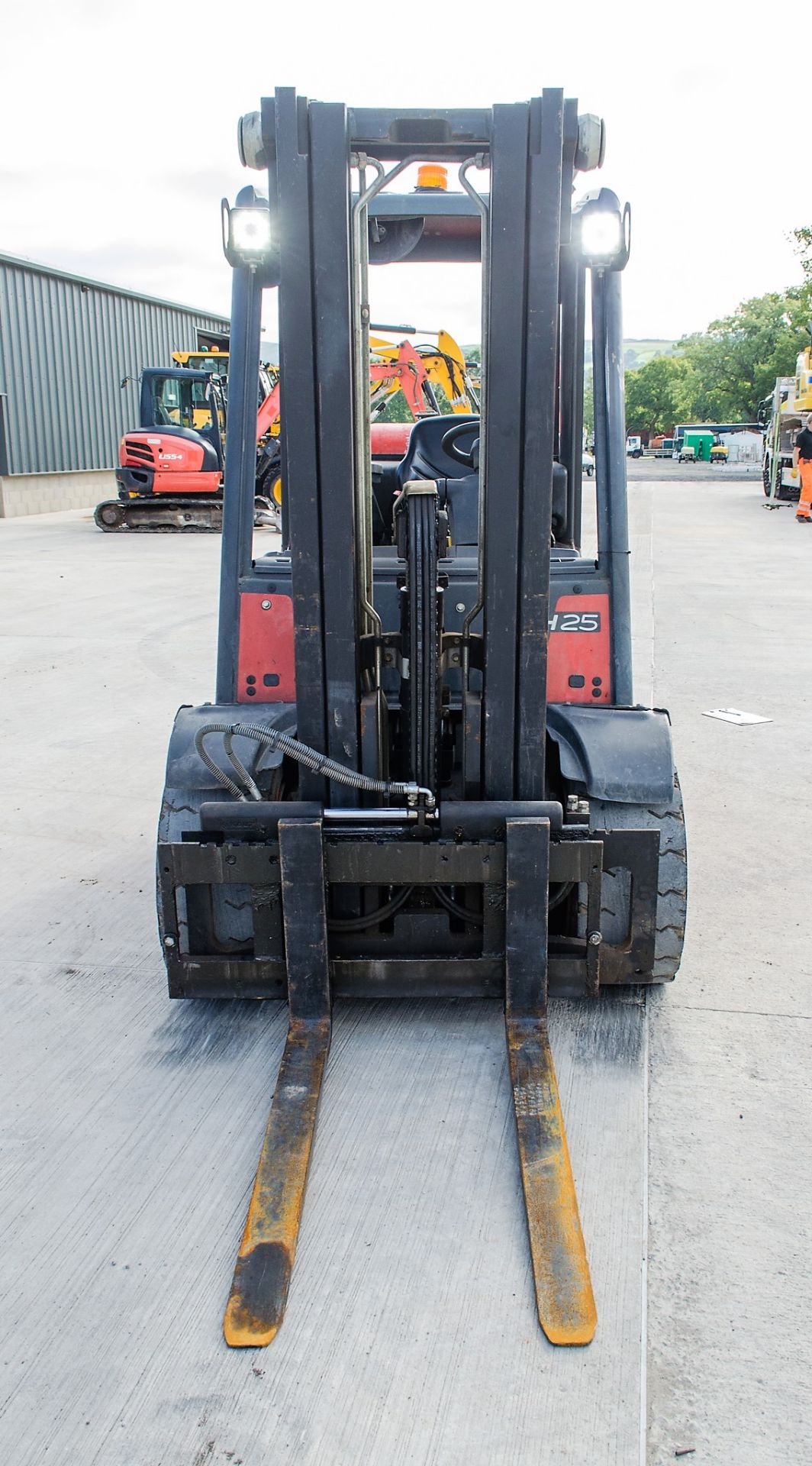 Linde H25T 2.5 tonne gas powered fork lift truck Year: 2008 S/N: H2X393WO6494 Recorded Hours: 4970 - Image 5 of 14