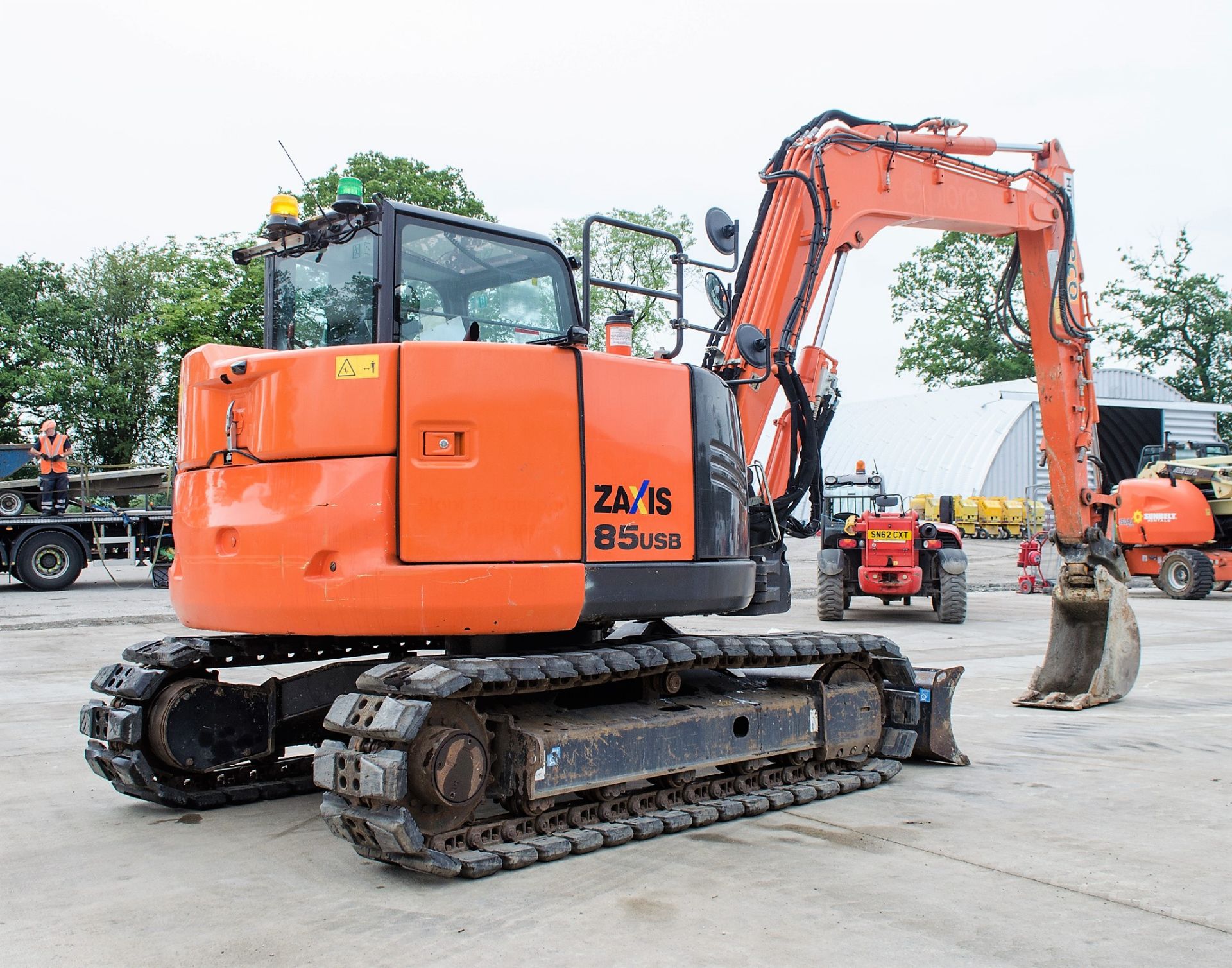 Hitachi Zaxis 85 USB-5 reduced tail swing 8.5 tonne rubber padd tracked excavator - Image 3 of 31