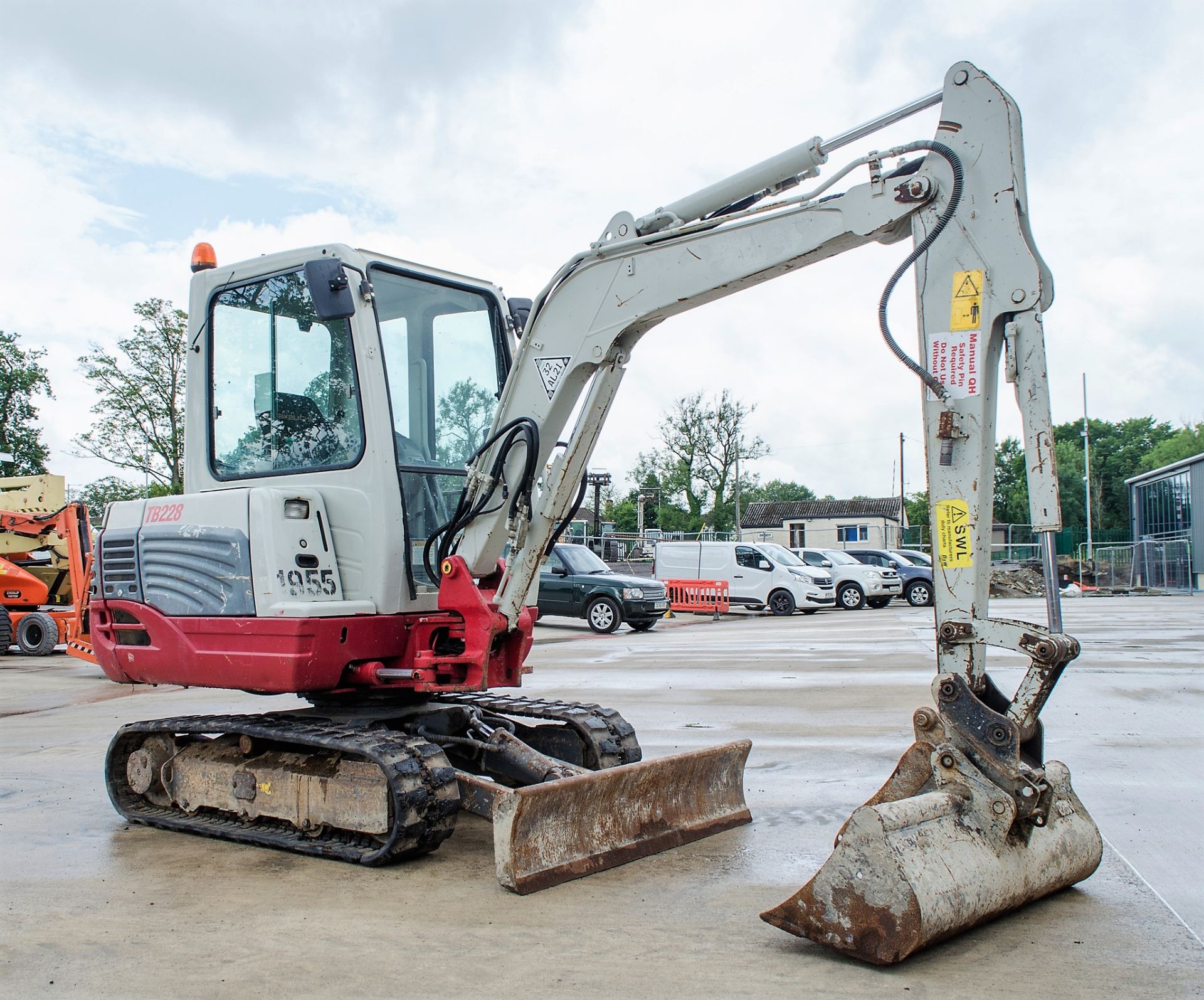 Takeuchi TB228 2.8 tonne rubber tracked mini excavator Year: 2015 S/N: 122804197 Recorded Hours: - Image 2 of 19