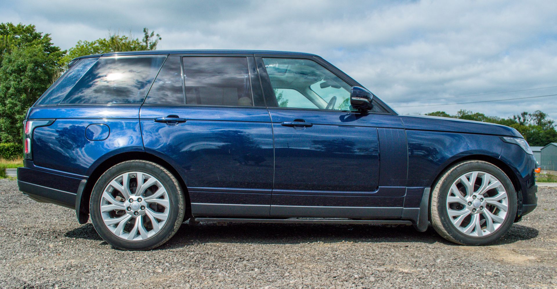 Range Rover Vogue TDV6 3.0 5 door diesel 4wd estate car - Image 8 of 35