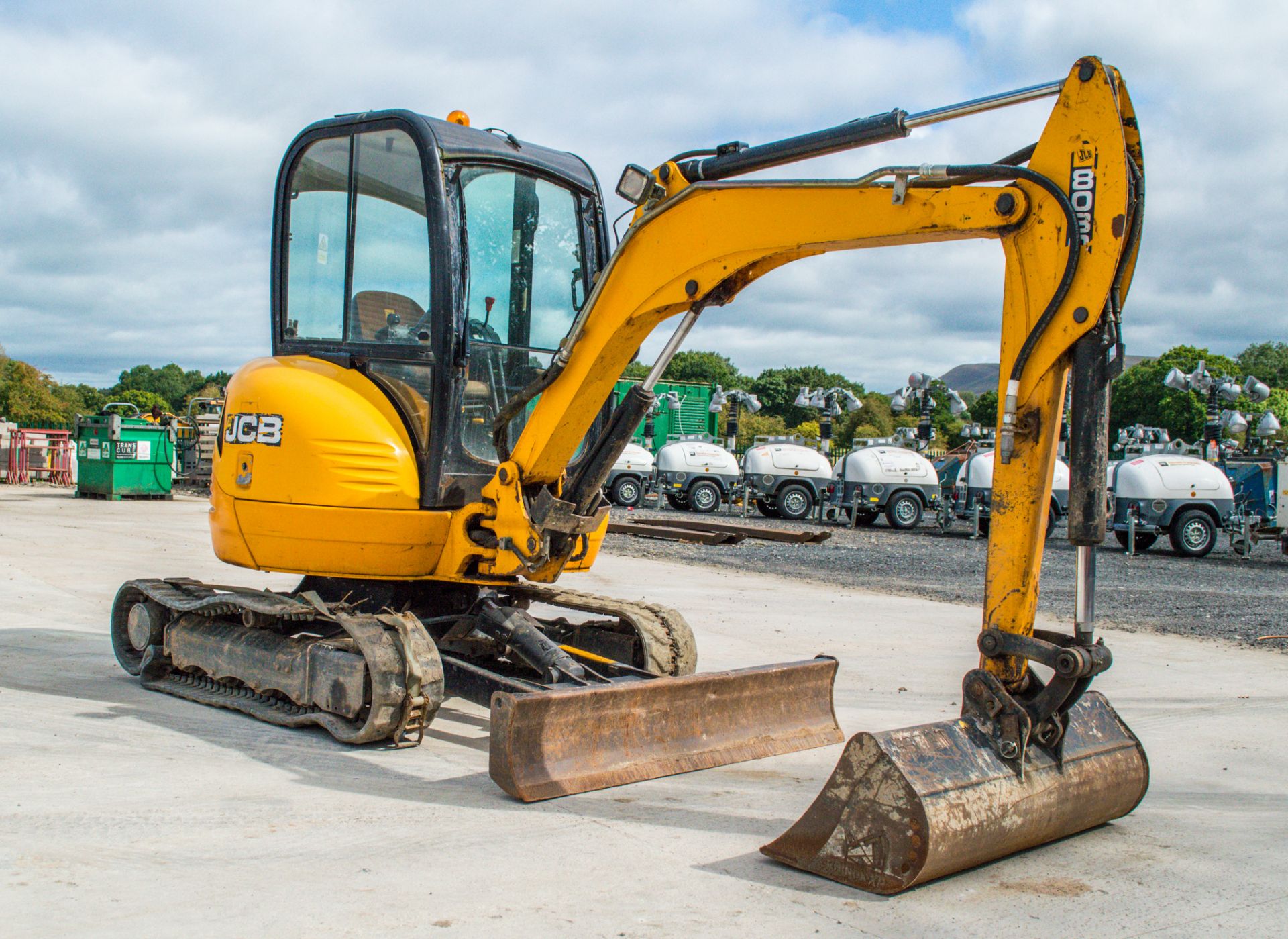 JCB 8030 3 tonne rubber tracked excavator Year: 2013  S/N: 2021801 Recorded Hours; 3361 ** Right - Image 2 of 18