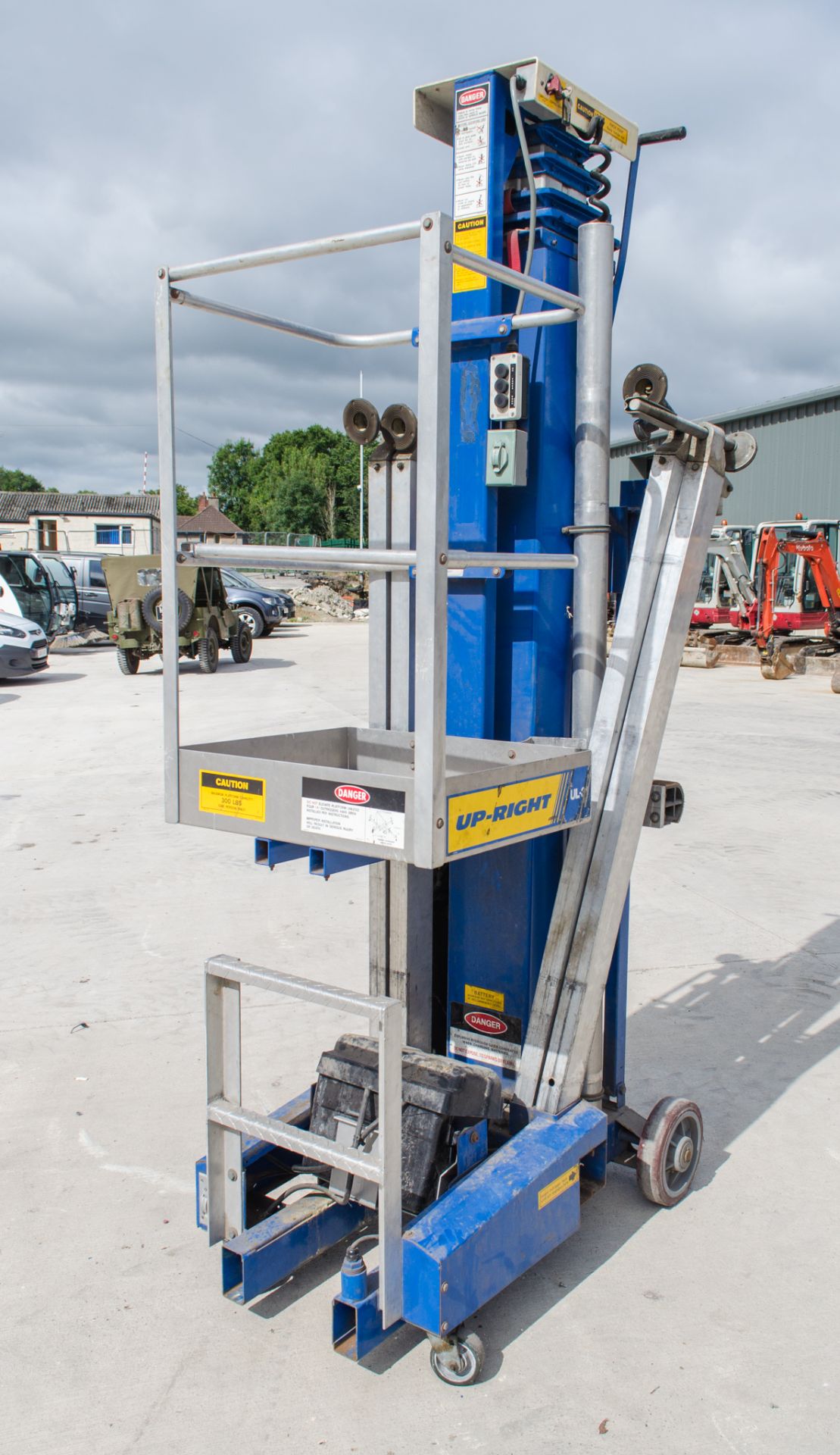 Upright UL31 battery electric push around mast access platform ** Batteries not taking charge **