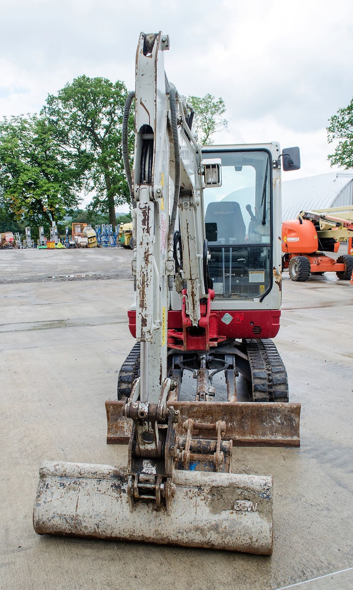 Takeuchi TB228 2.8 tonne rubber tracked mini excavator Year: 2015 S/N: 122804197 Recorded Hours: - Image 5 of 19