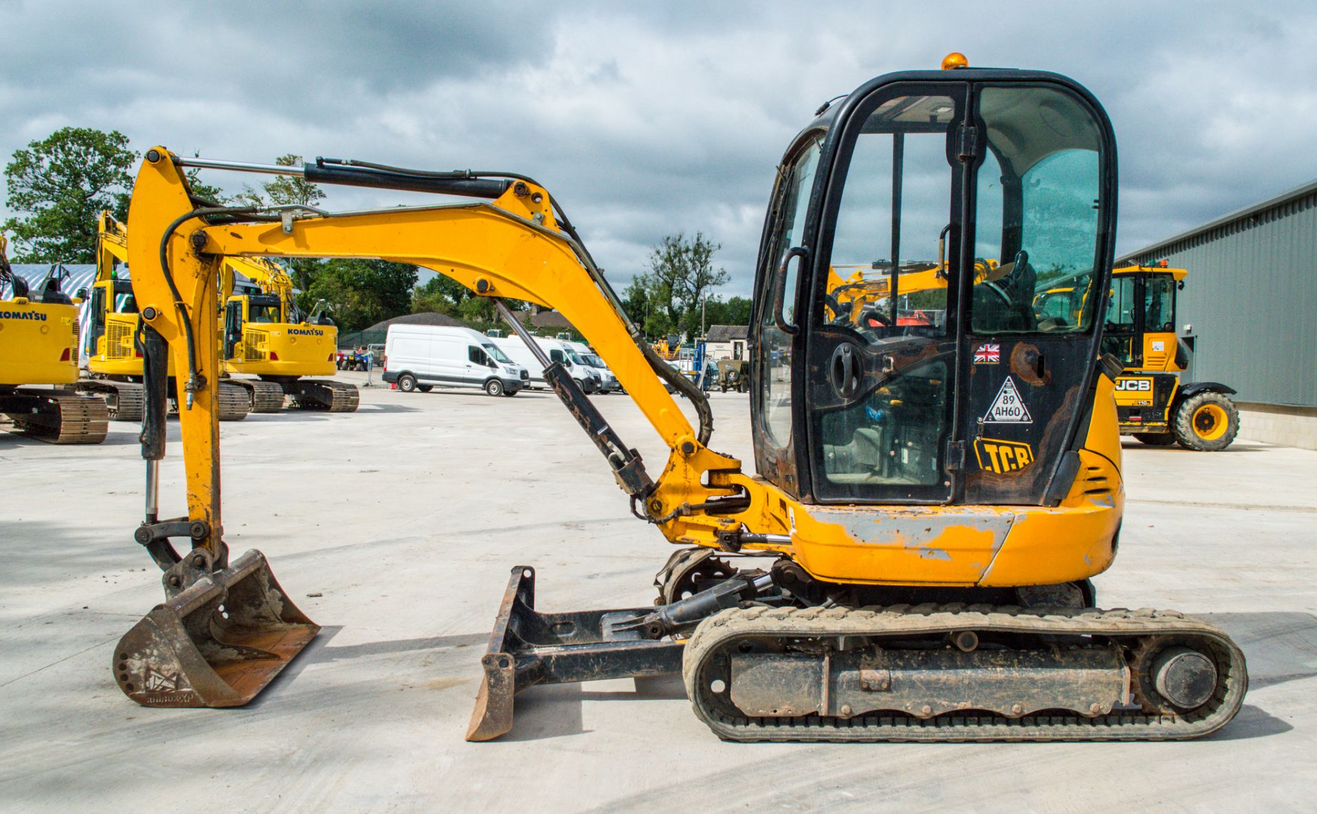 JCB 8030 3 tonne rubber tracked excavator Year: 2013  S/N: 2021801 Recorded Hours; 3361 ** Right - Image 8 of 18