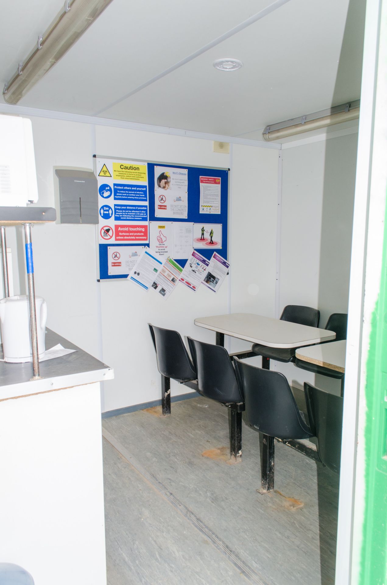 25 ft x 9 ft steel anti vandal welfare site unit Comprising of: Office, Canteen, changing/drying - Image 6 of 11